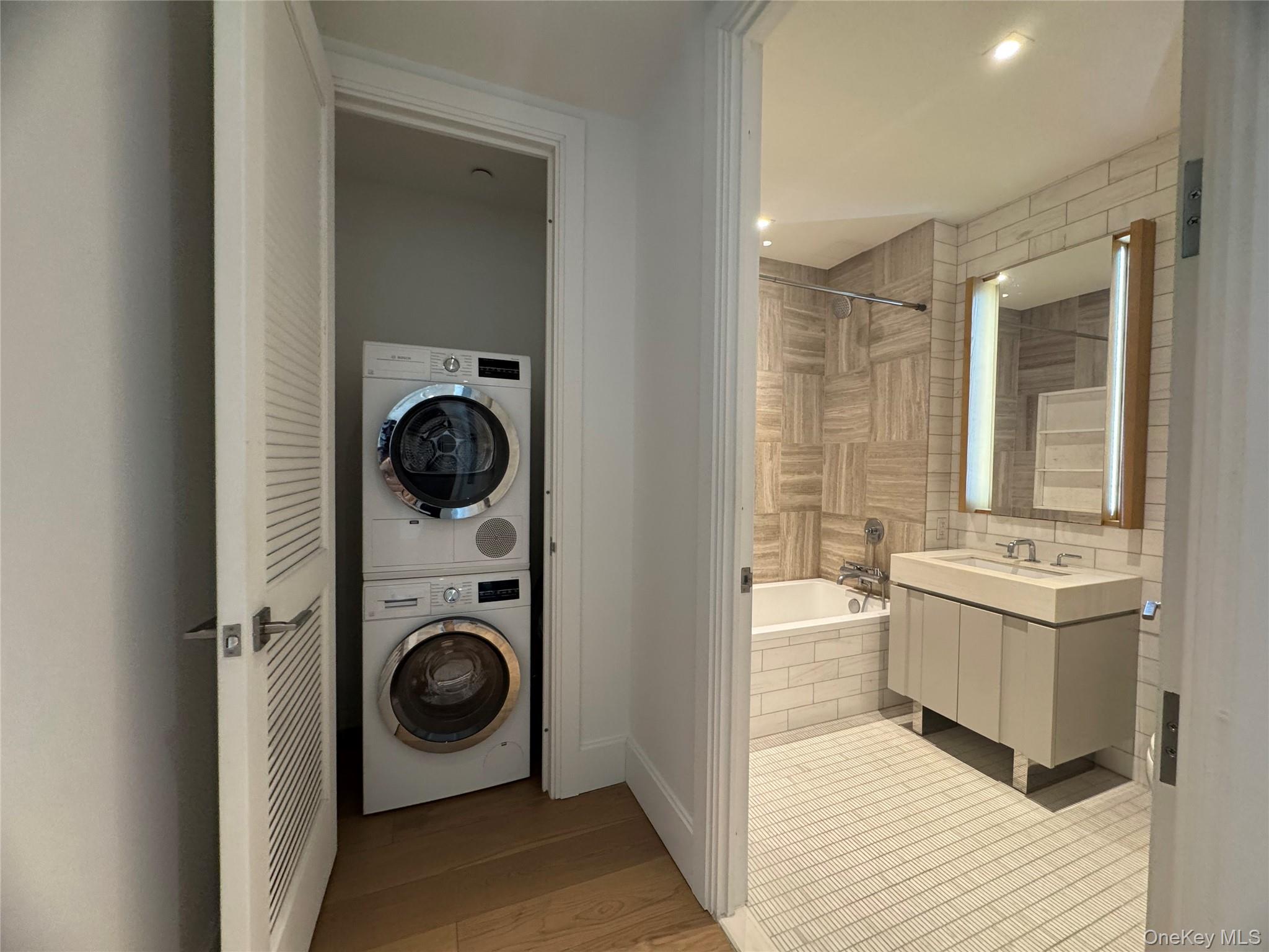 #6 photo, 2218 Jackson Avenue, Long Island City , NY 11101