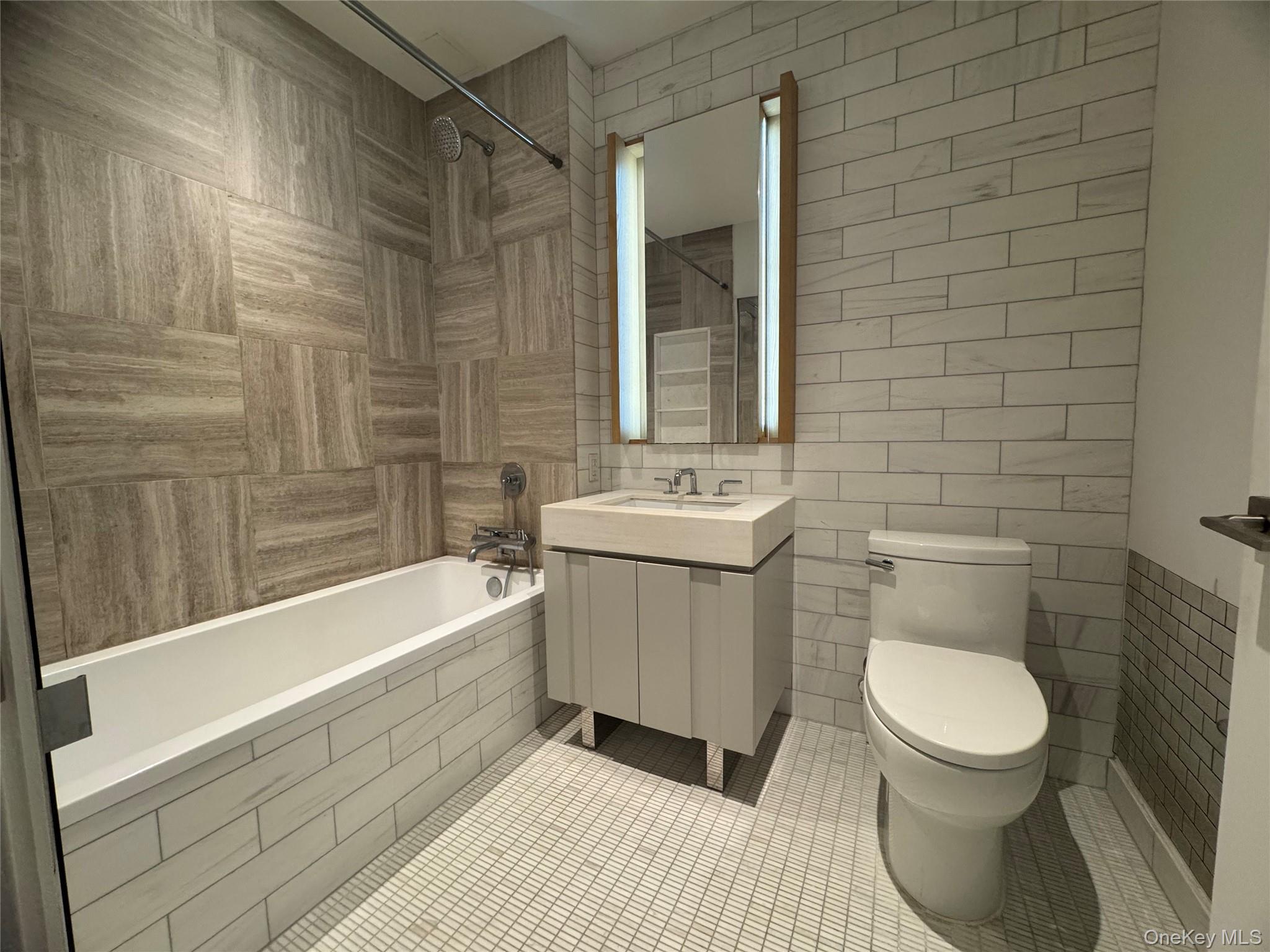 #7 photo, 2218 Jackson Avenue, Long Island City , NY 11101