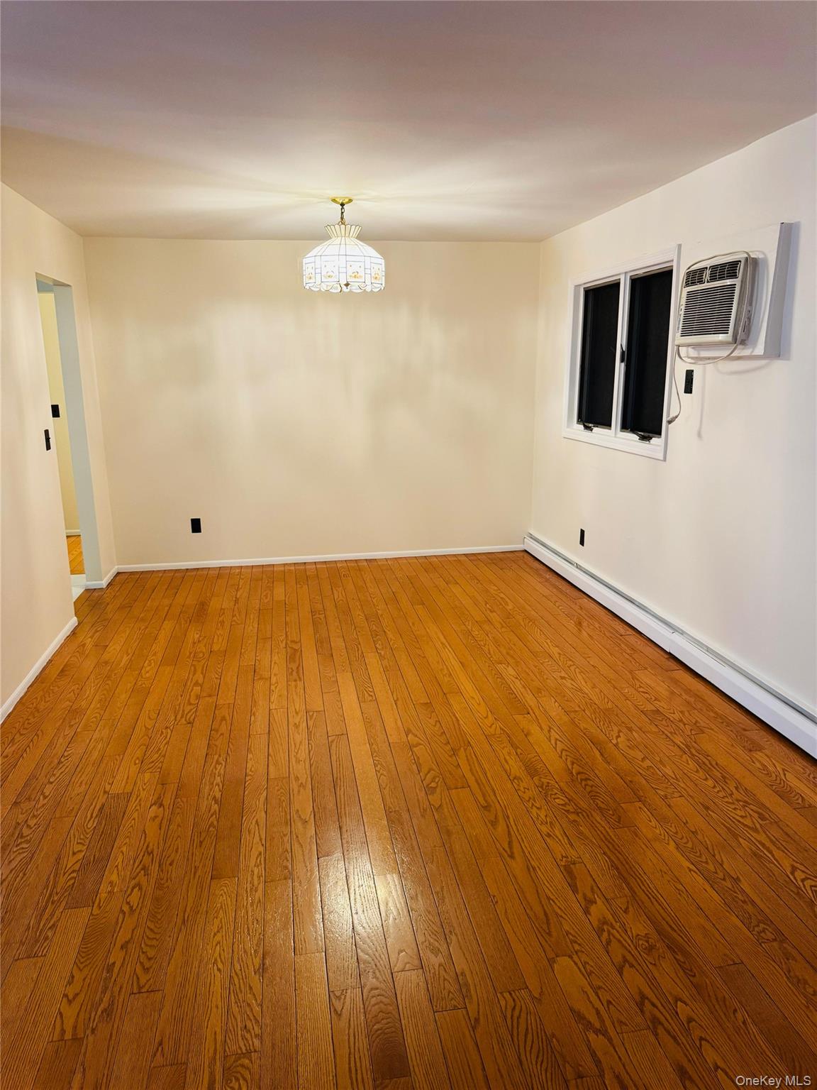 #8 photo, 97 Arlington Avenue, Valley Stream , NY 11580