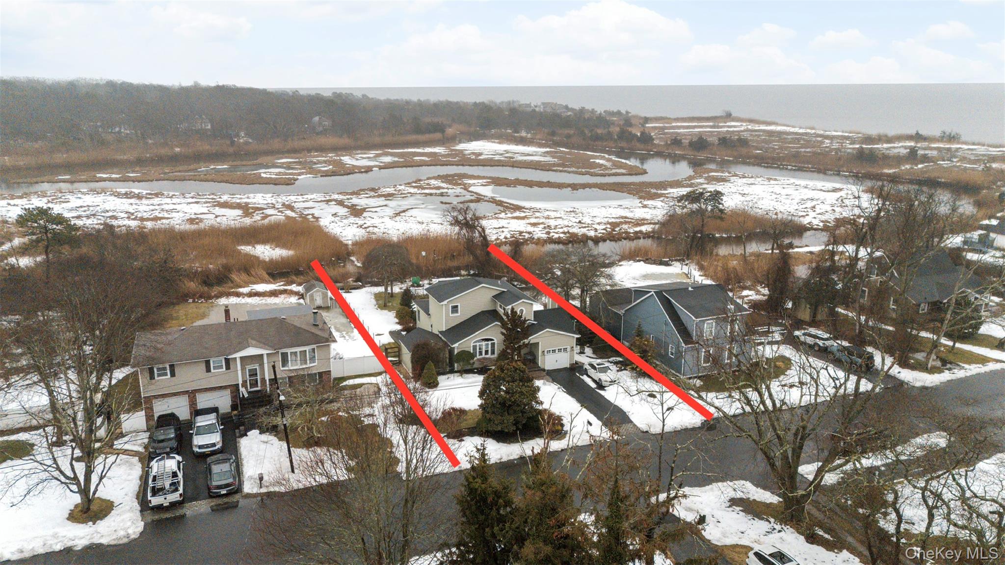 #2 photo, 243 S Dunton Avenue, 롱 아일랜드 East Patchogue , NY 11772