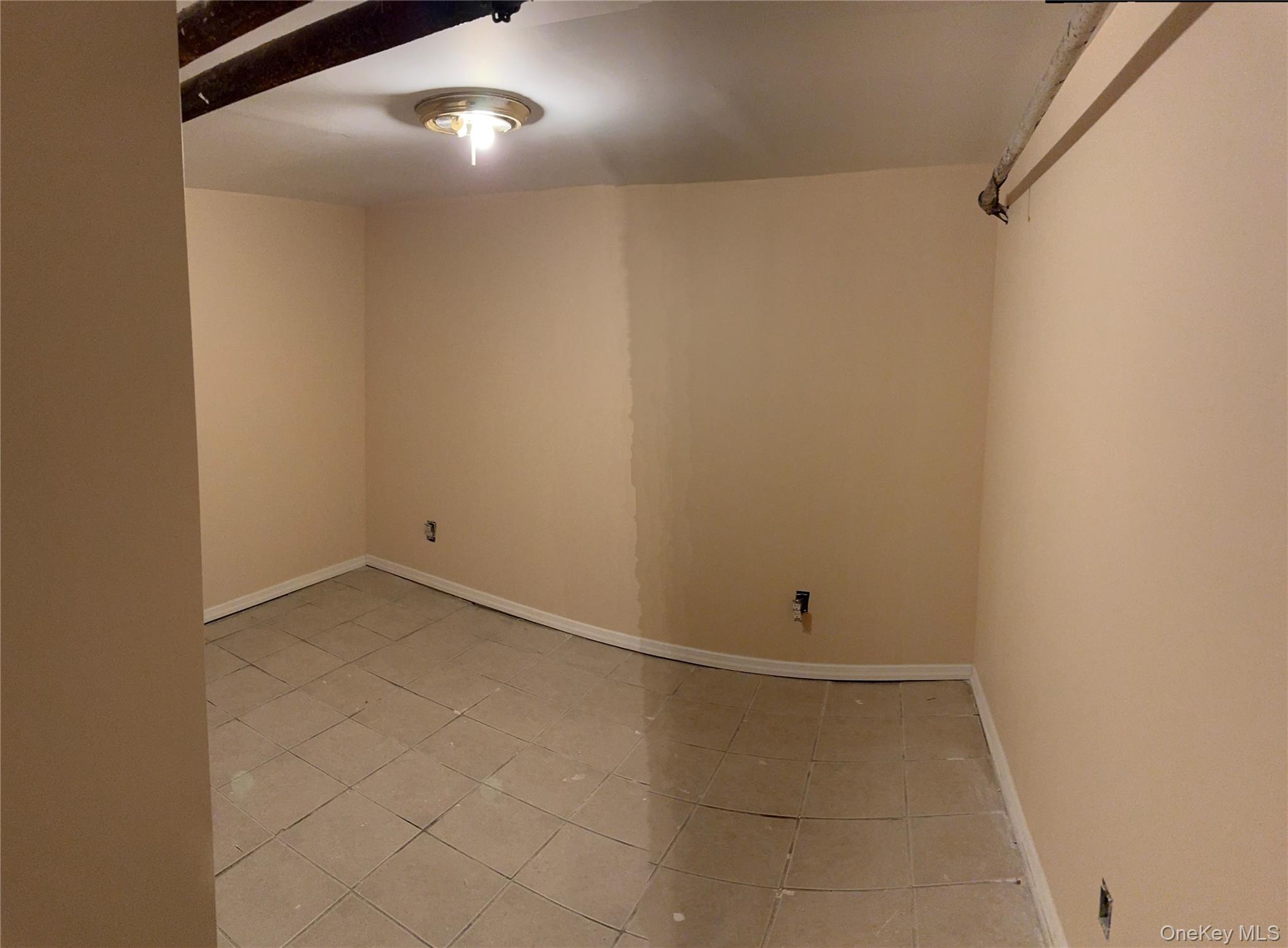 #17 photo, 776 Hewitt, Bronx , NY 10455