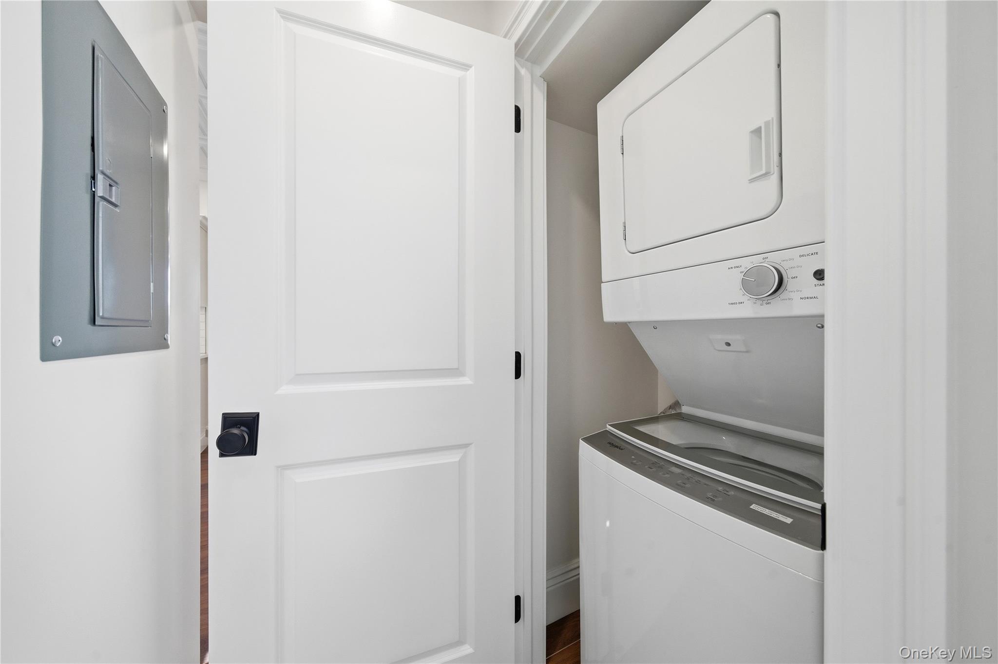 #18 photo, 13 W Hoffman Avenue, מחוז סאפוק Lindenhurst , NY 11757