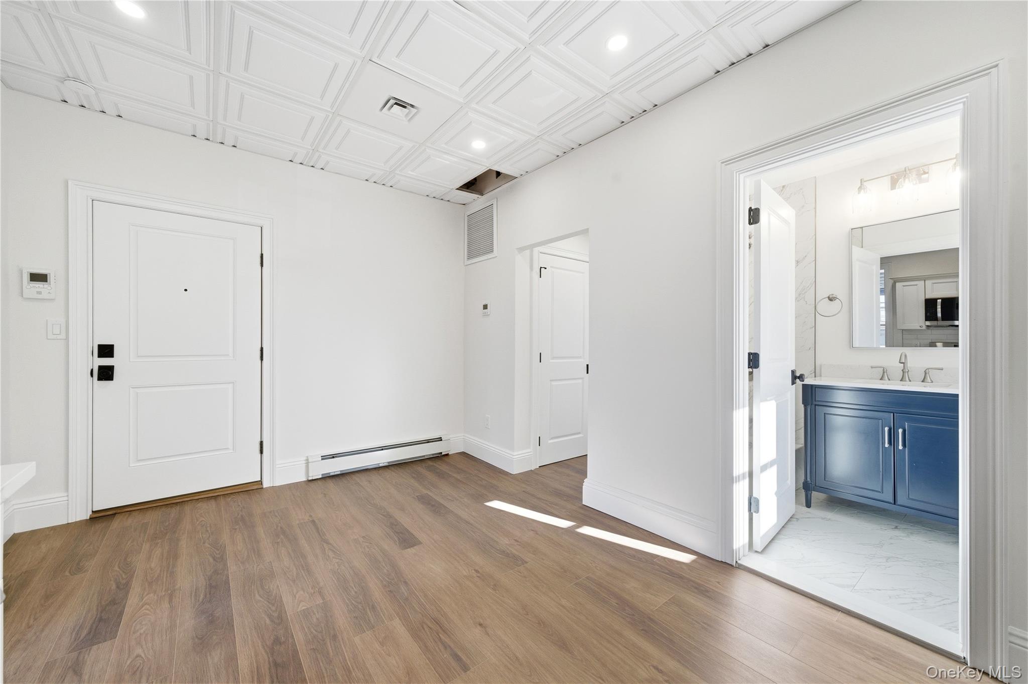 #8 photo, 13 W Hoffman Avenue, מחוז סאפוק Lindenhurst , NY 11757