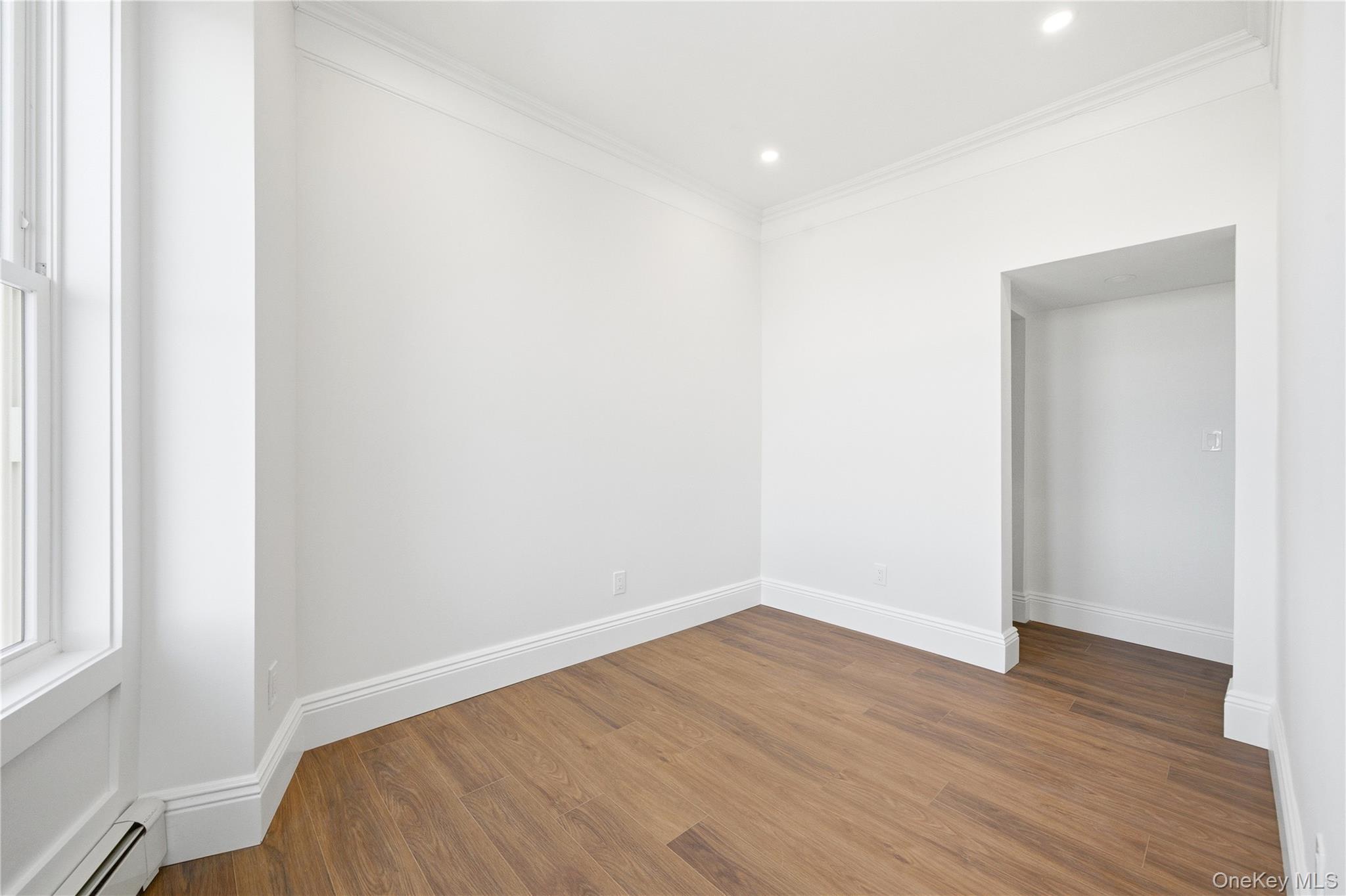 #19 photo, 13 W Hoffman Avenue, מחוז סאפוק Lindenhurst , NY 11757