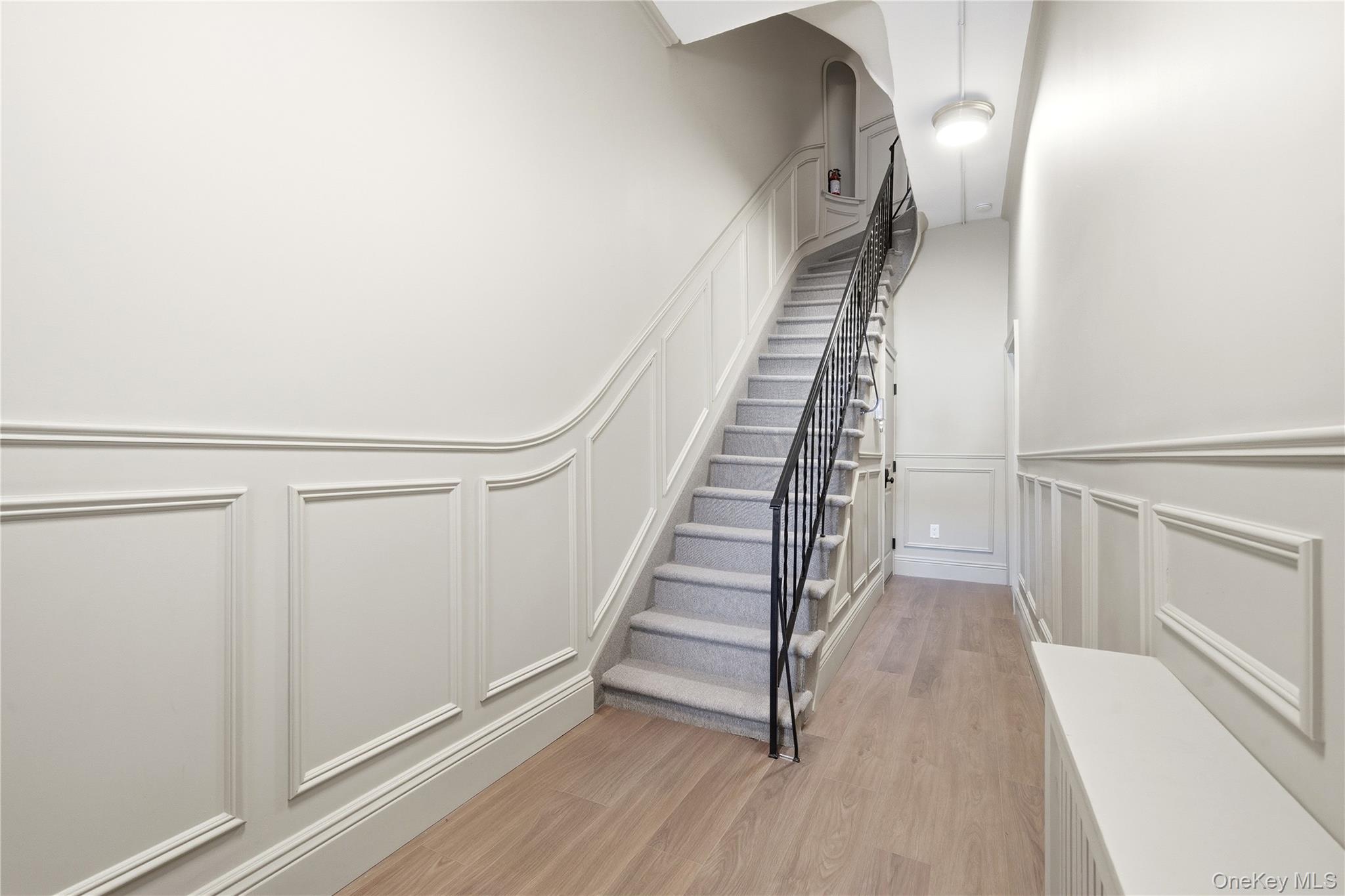 #2 photo, 13 W Hoffman Avenue, מחוז סאפוק Lindenhurst , NY 11757