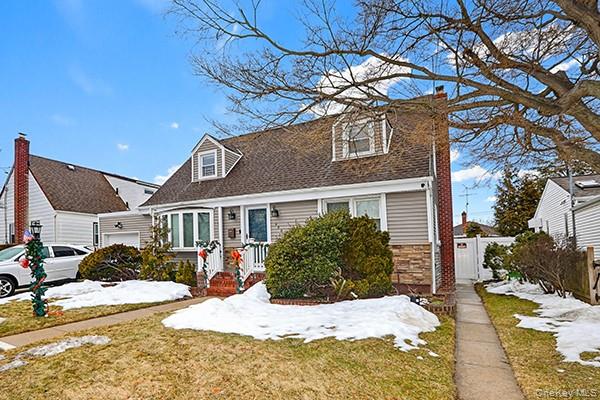 #3 photo, 926 Second Avenue, Franklin Square , NY 11010