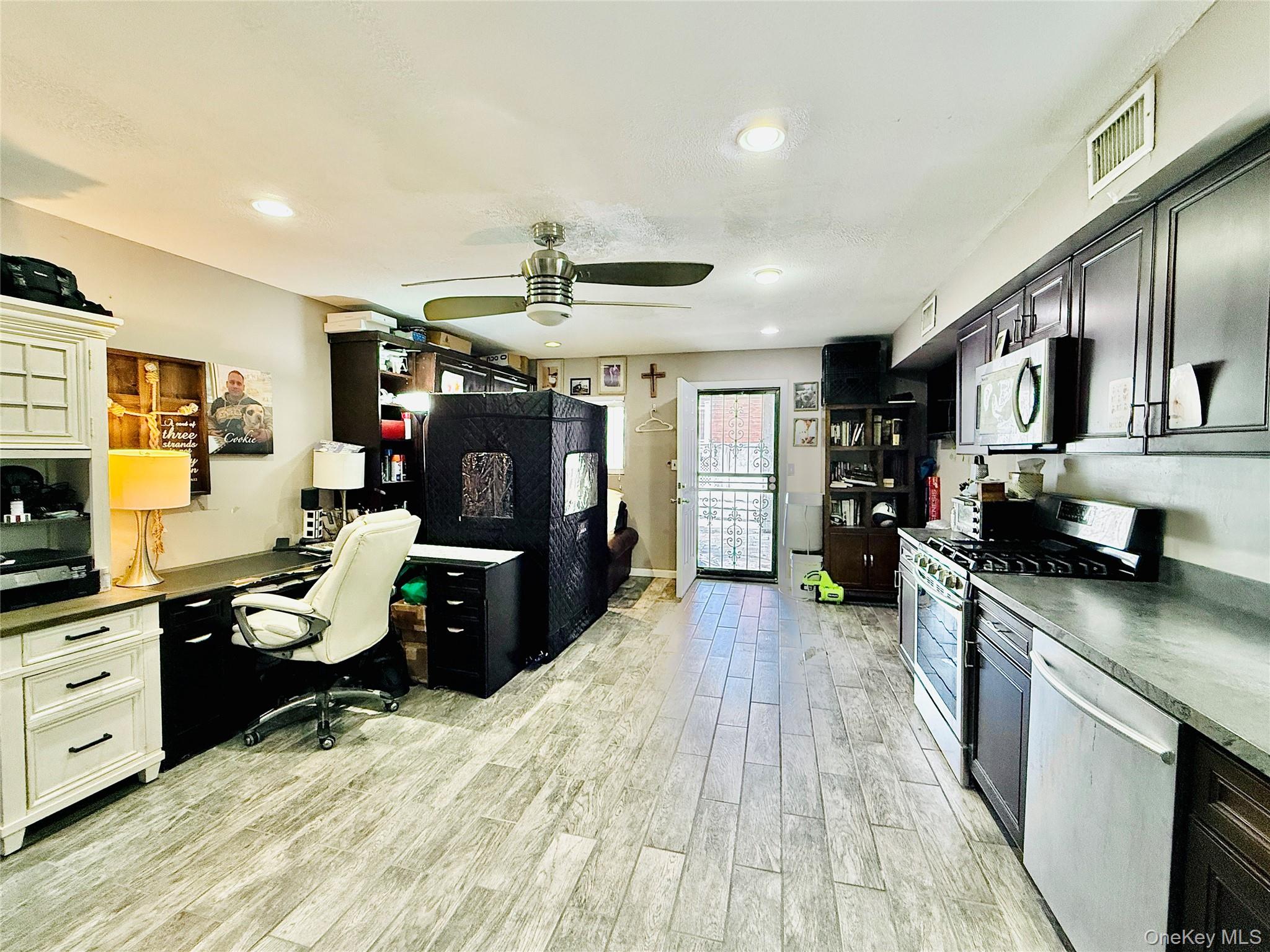 #20 photo, 1663 Waring Avenue, ब्रोंक्स Bronx , NY 10469