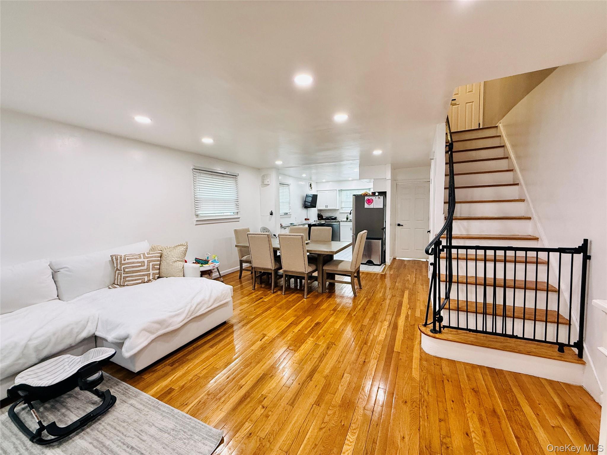 #4 photo, 1663 Waring Avenue, ब्रोंक्स Bronx , NY 10469