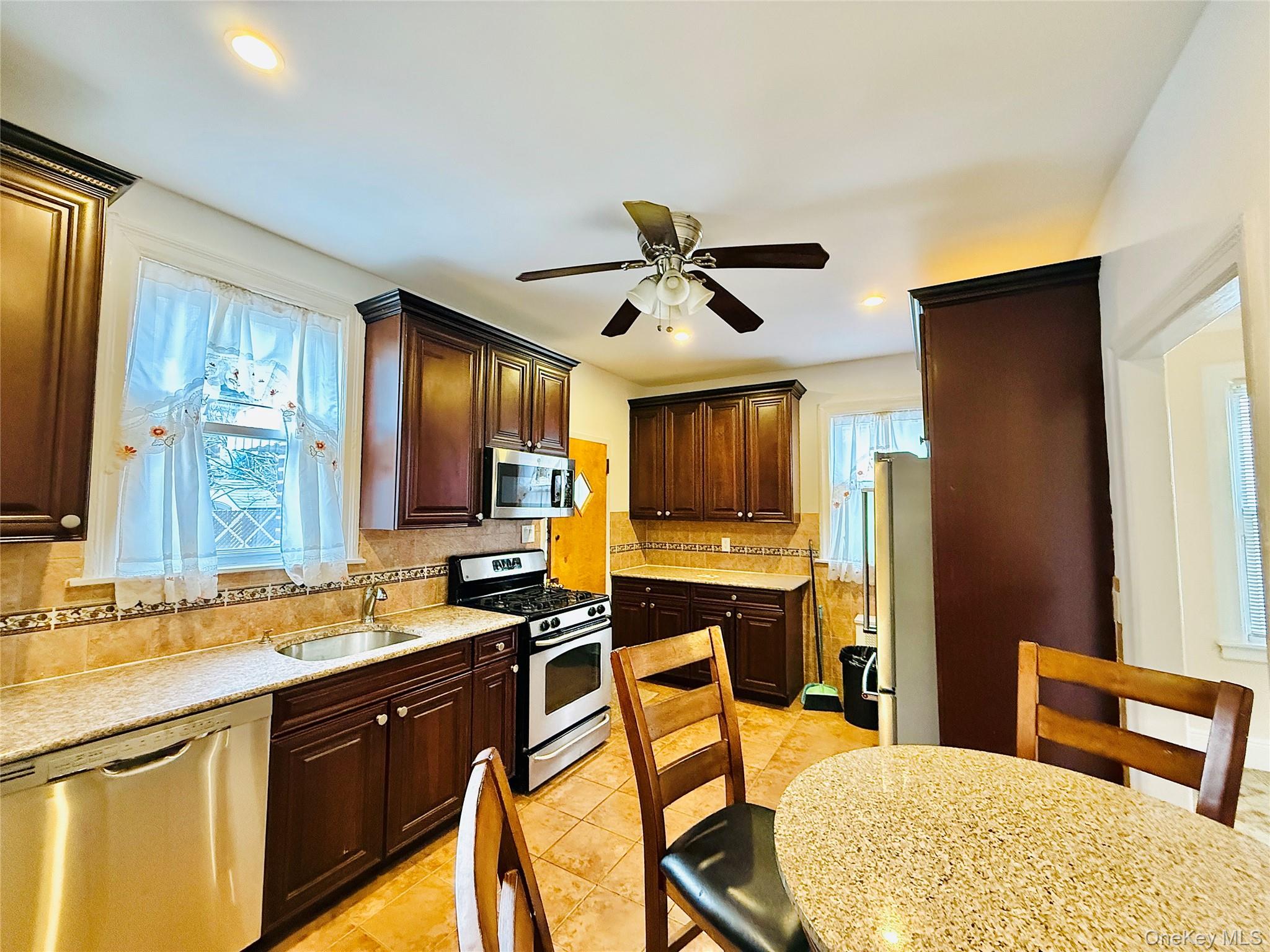 #11 photo, 1813 Willow Lane, Bronx , NY 10461