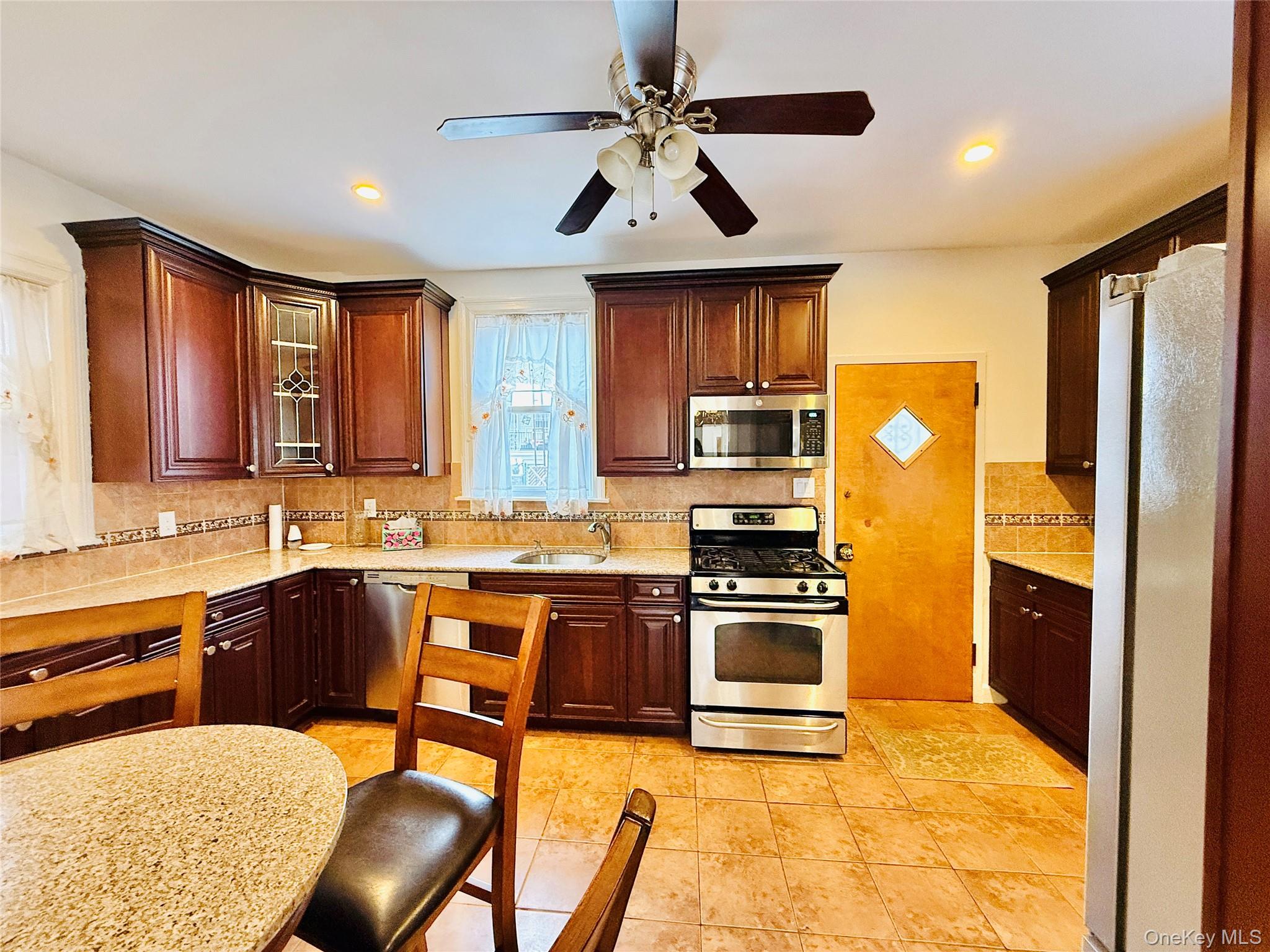 #9 photo, 1813 Willow Lane, Bronx , NY 10461