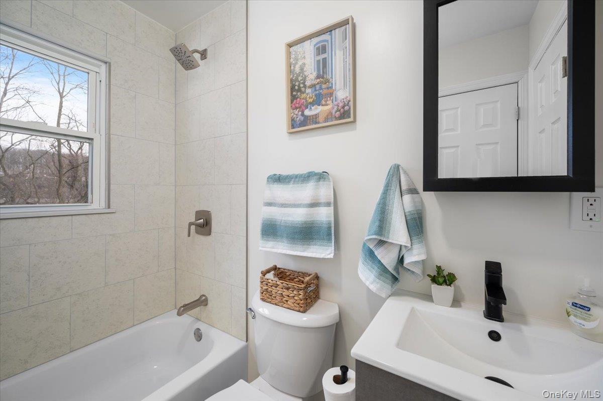 #13 photo, 136 Bushey Avenue, Yonkers , NY 10710