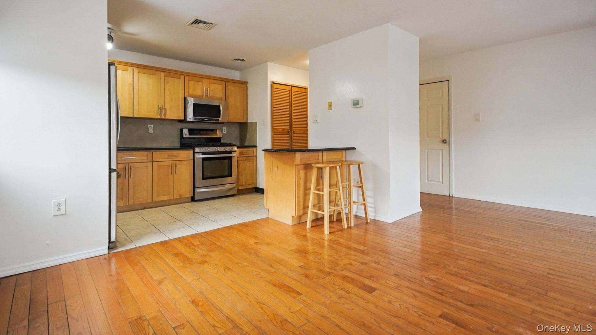 #12 photo, 896 Union Avenue, 布朗士 Bronx , NY 10459