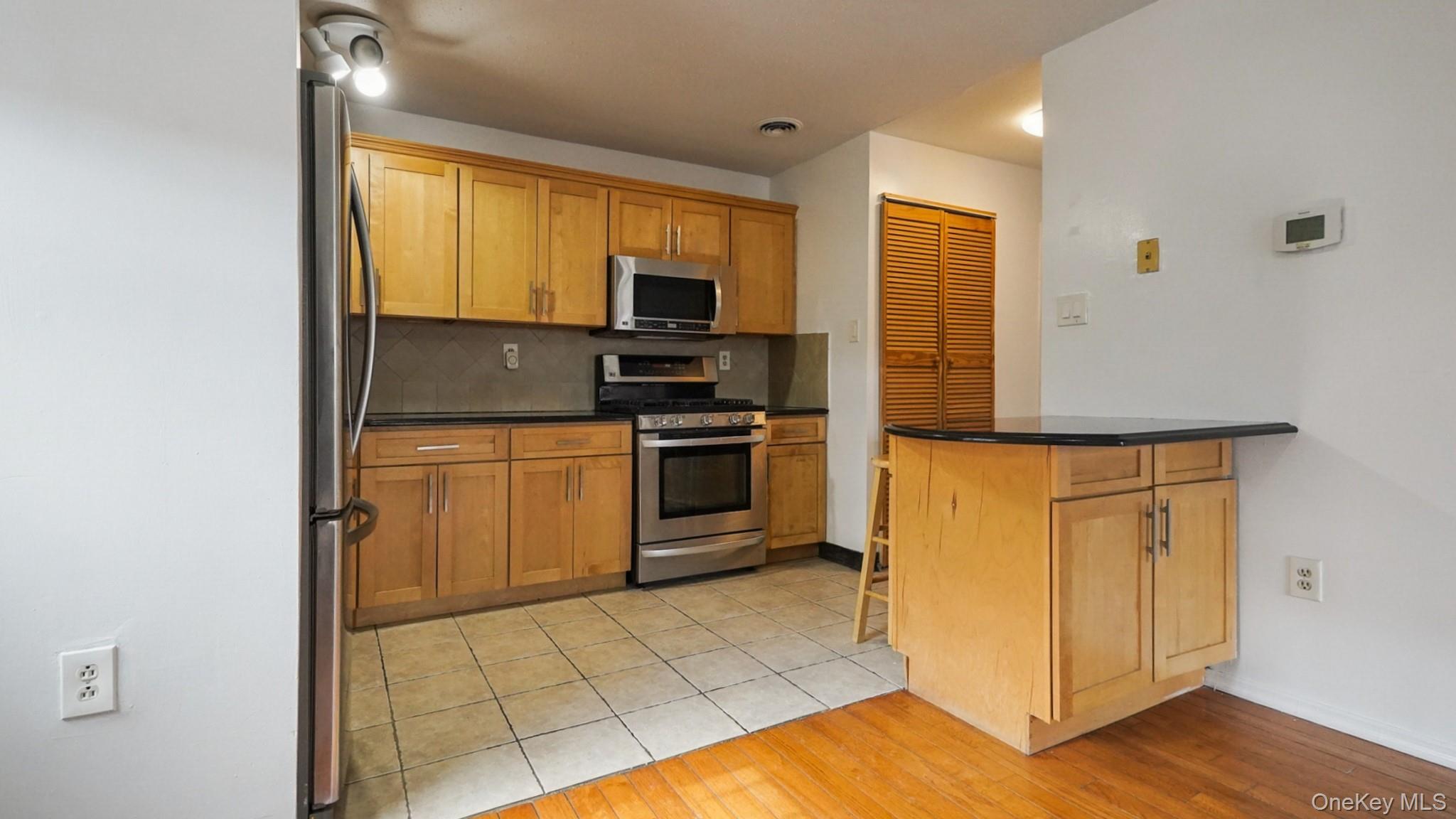 #14 photo, 896 Union Avenue, 布朗士 Bronx , NY 10459