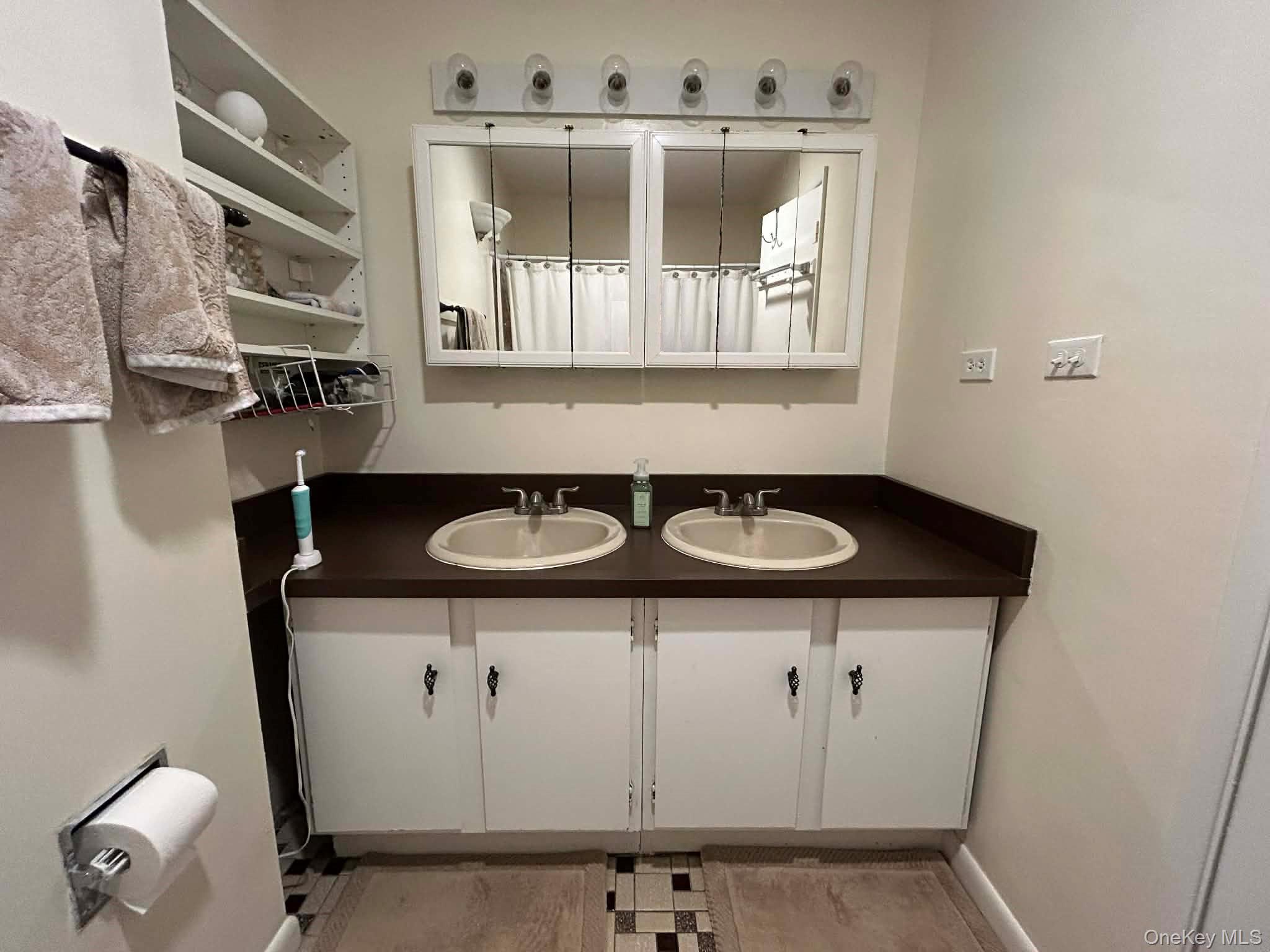 #16 photo, 9 Sycamore Drive, Hyde Park , NY 12538