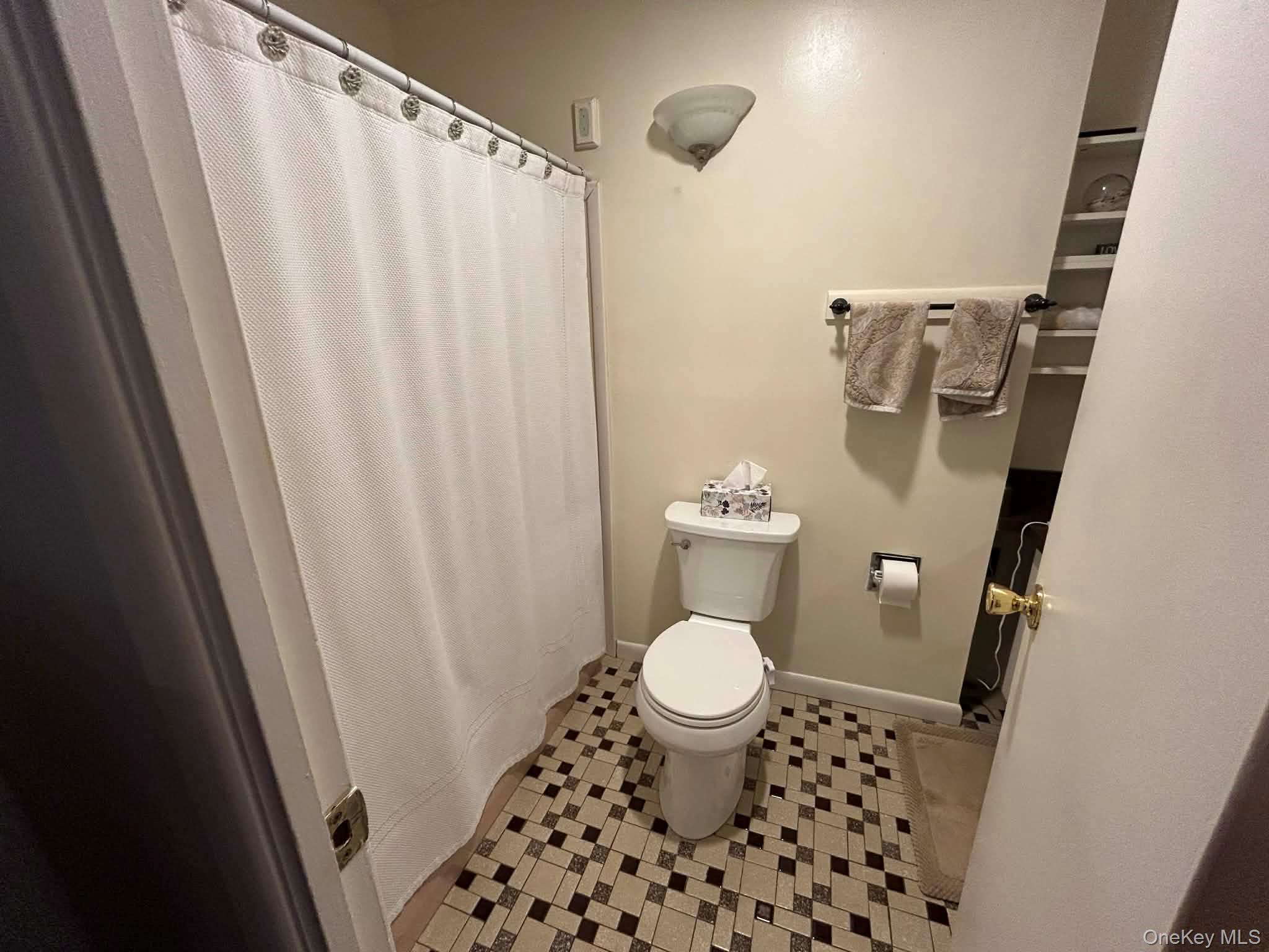 #17 photo, 9 Sycamore Drive, Hyde Park , NY 12538