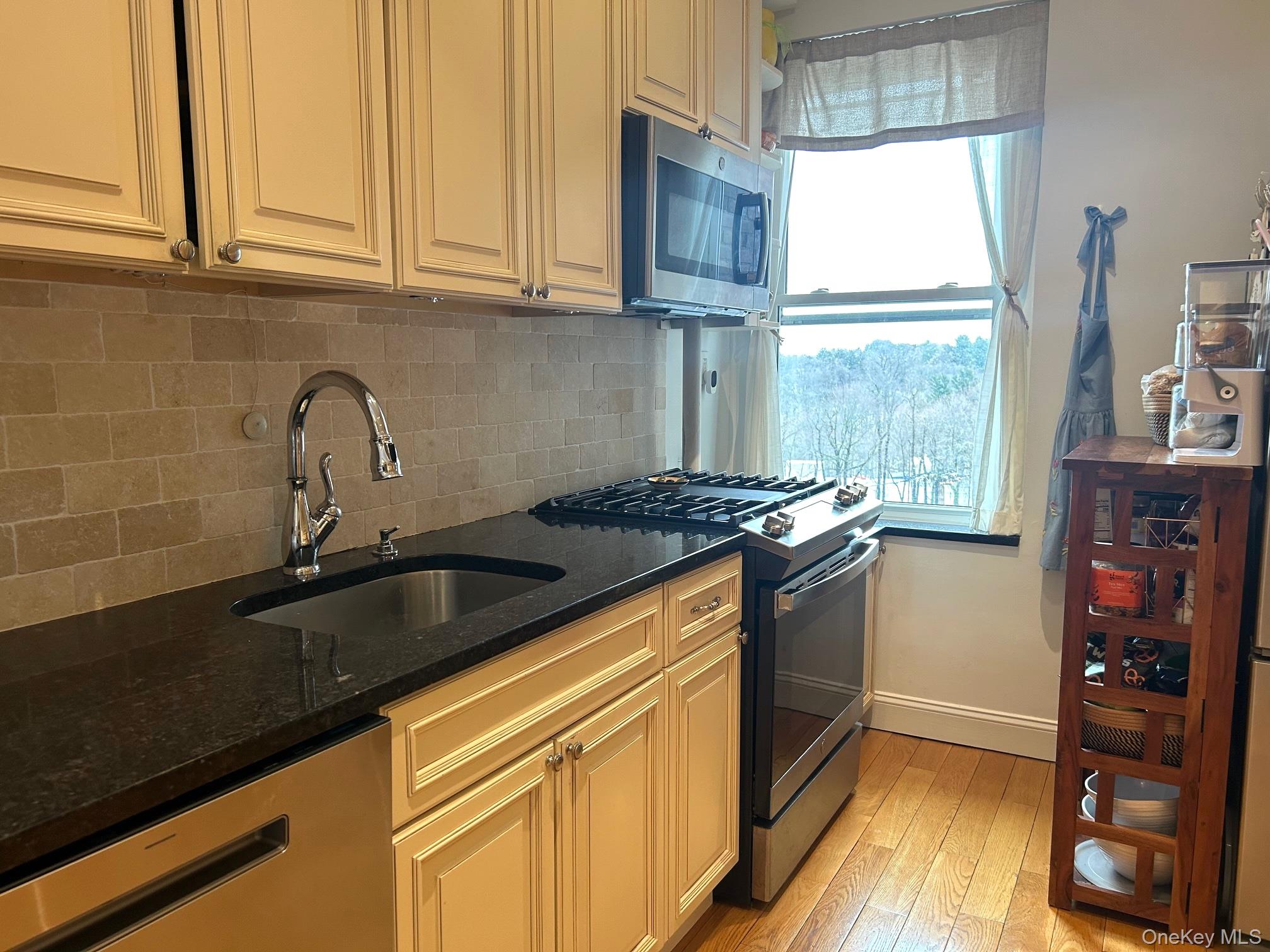 #7 photo, 90 BRYANT Avenue, White Plains , NY 10605