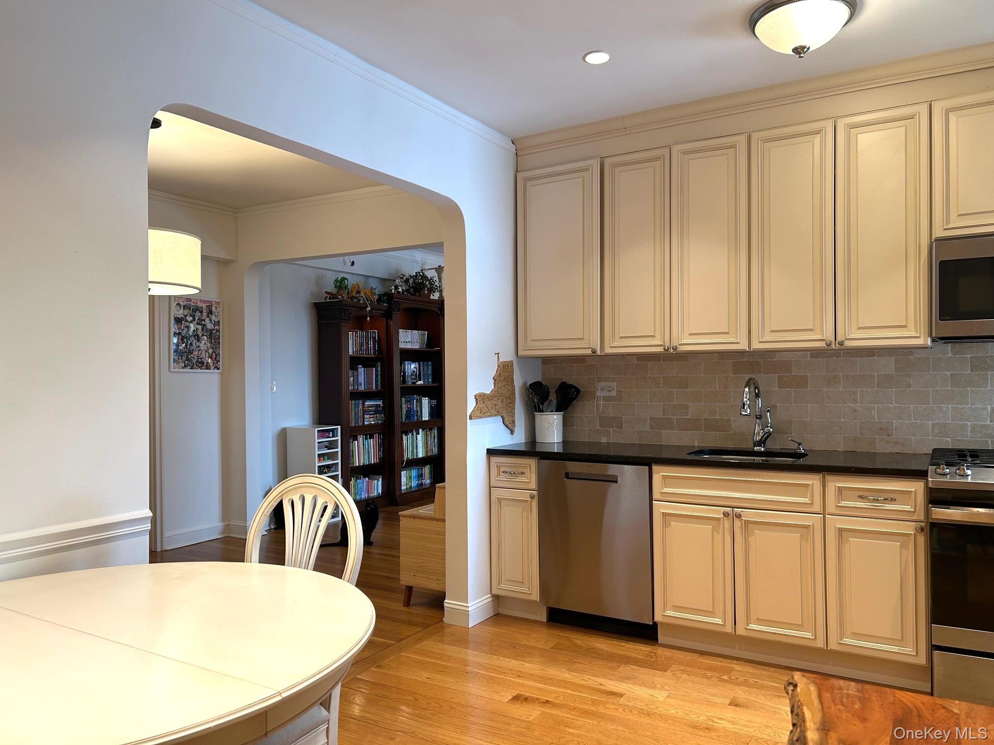 #8 photo, 90 BRYANT Avenue, White Plains , NY 10605