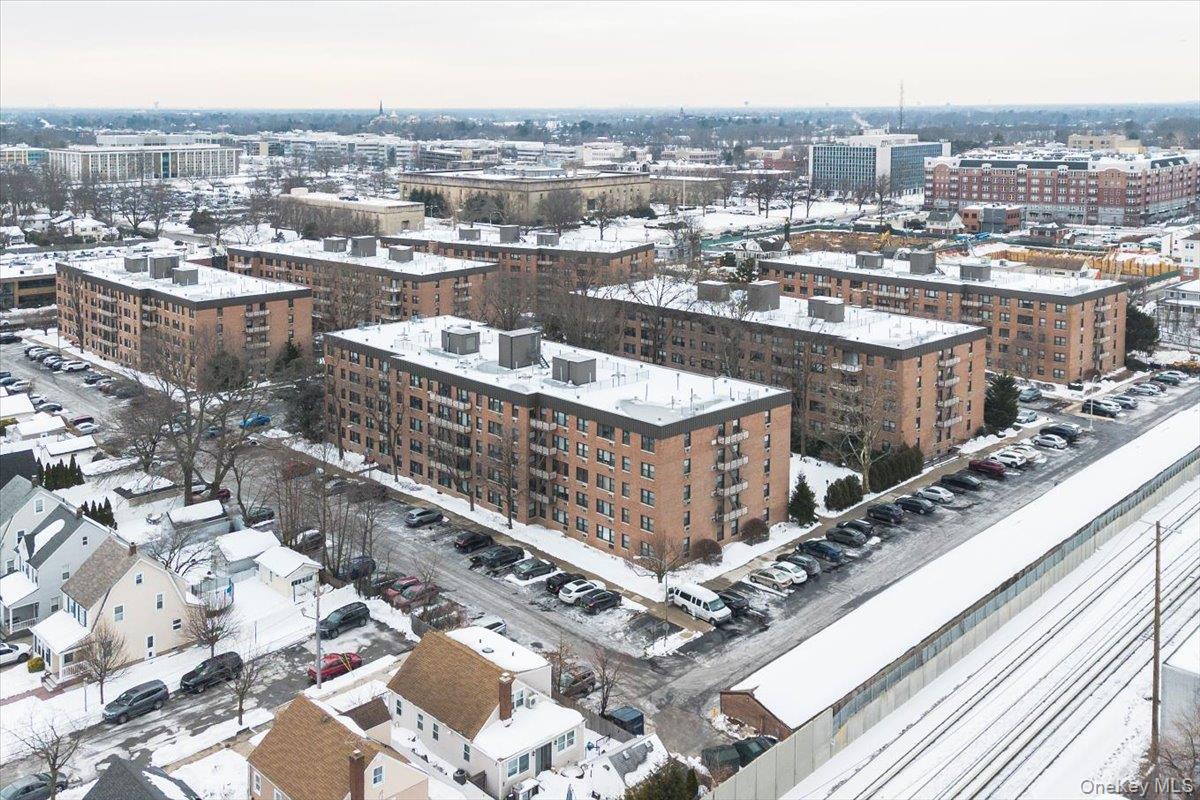 #1 photo, 6 Birchwood Court, 롱 아일랜드 Mineola , NY 11501