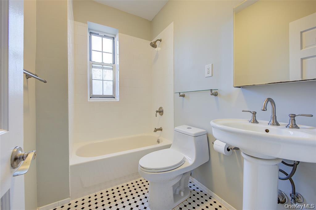 #7 photo, 7915 35th Avenue, Jackson Heights , NY 11372