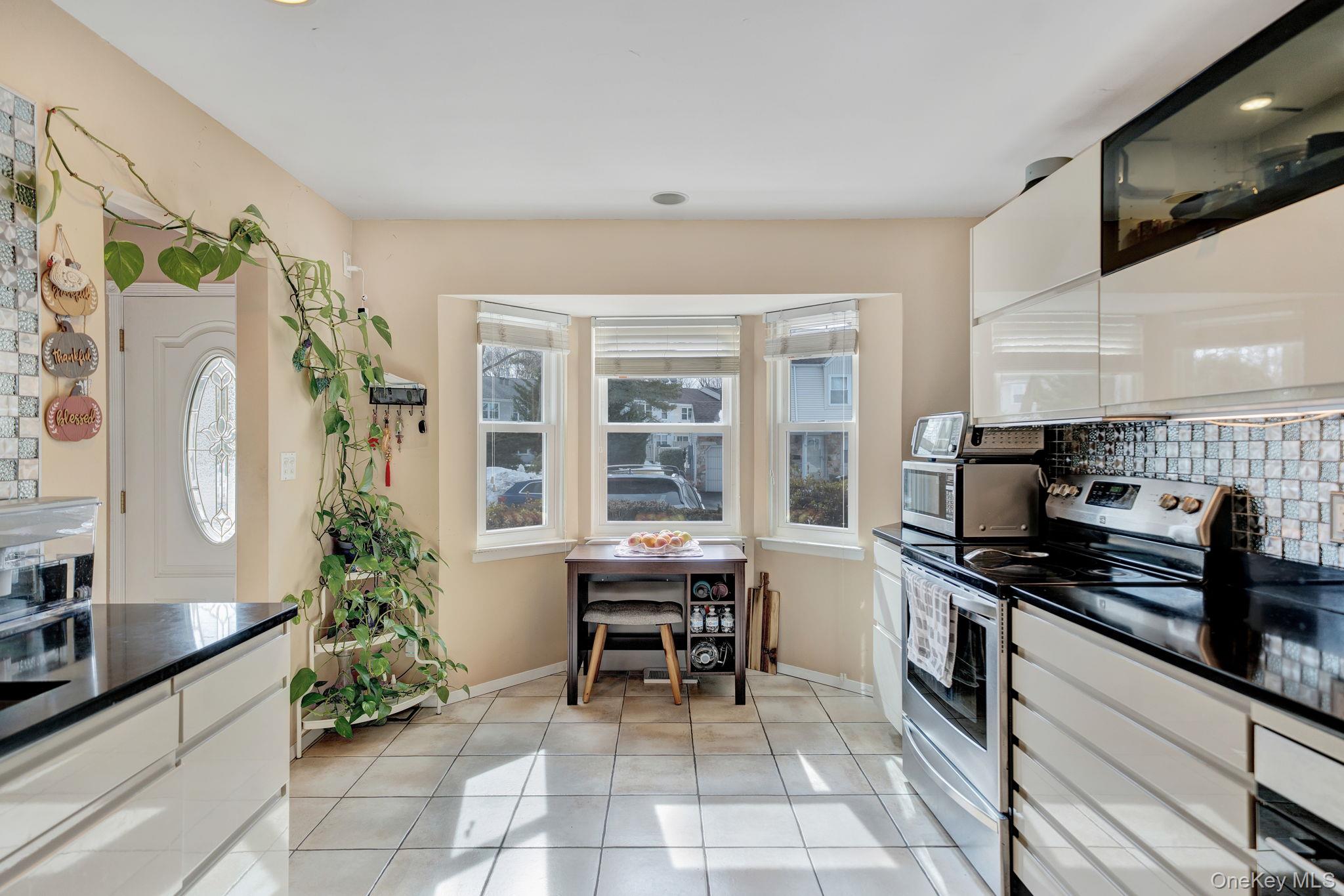 #10 photo, 11 Manors Drive, Jericho , NY 11753