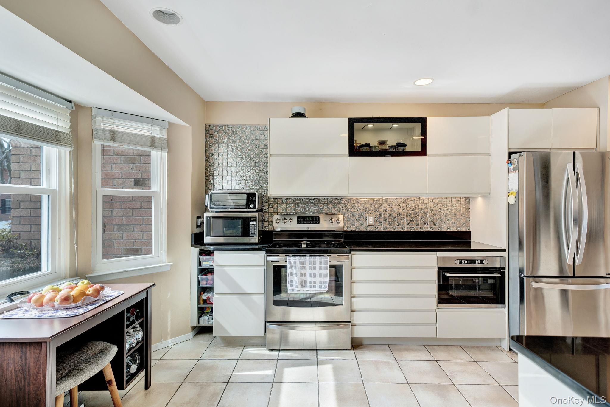 #12 photo, 11 Manors Drive, Jericho , NY 11753