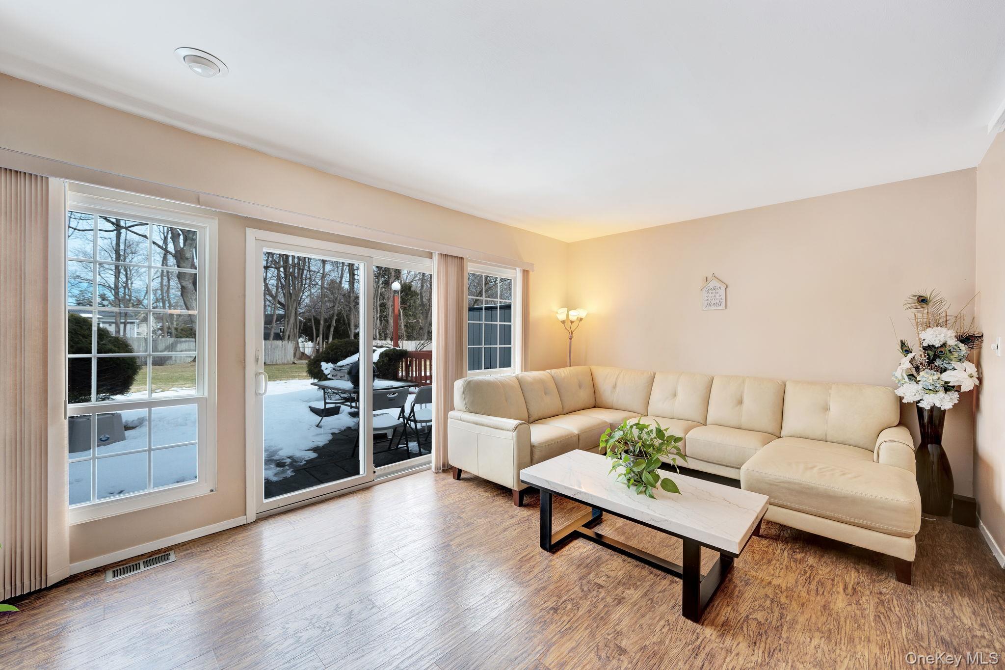 #13 photo, 11 Manors Drive, Jericho , NY 11753