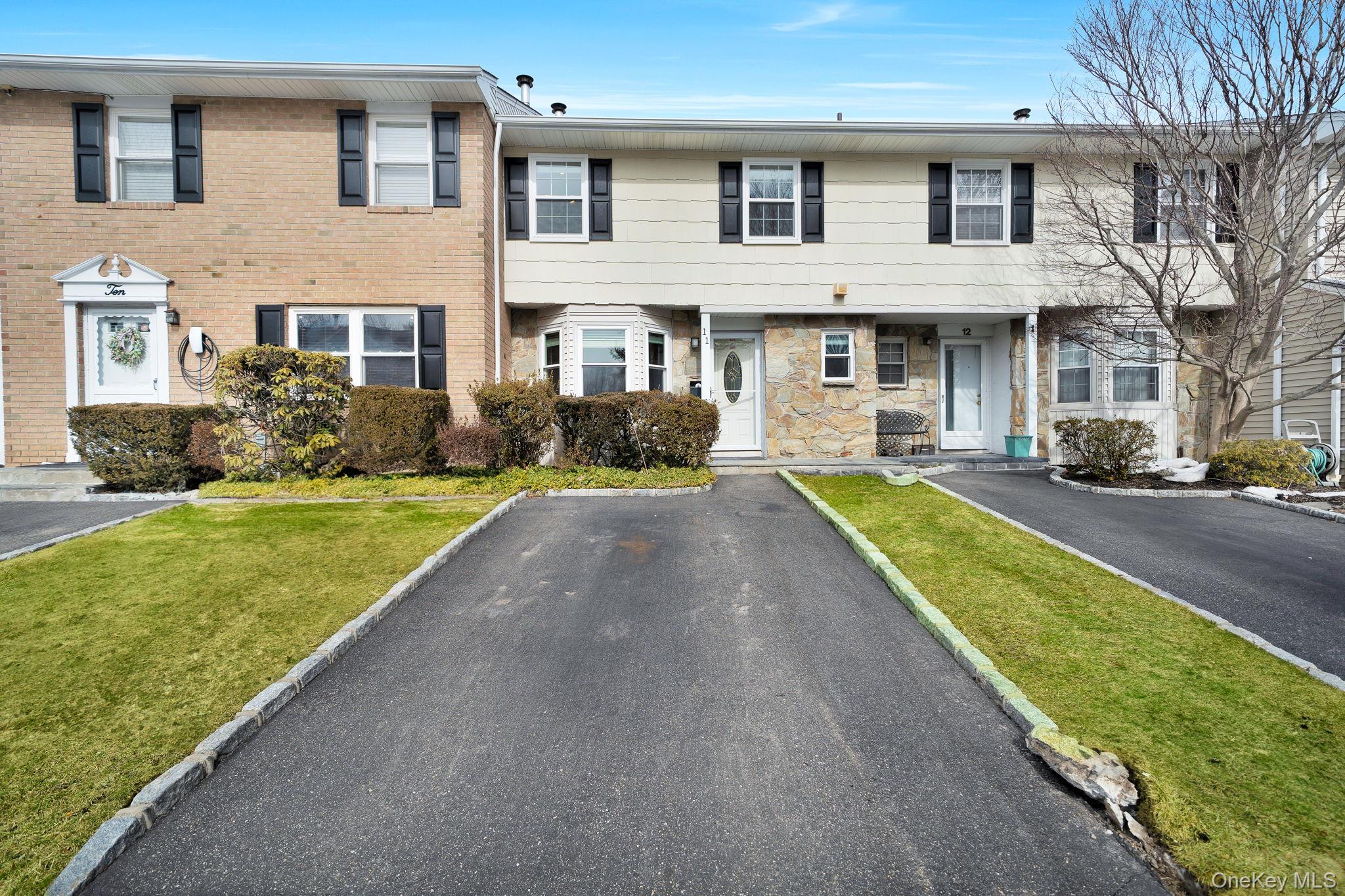 #2 photo, 11 Manors Drive, Jericho , NY 11753