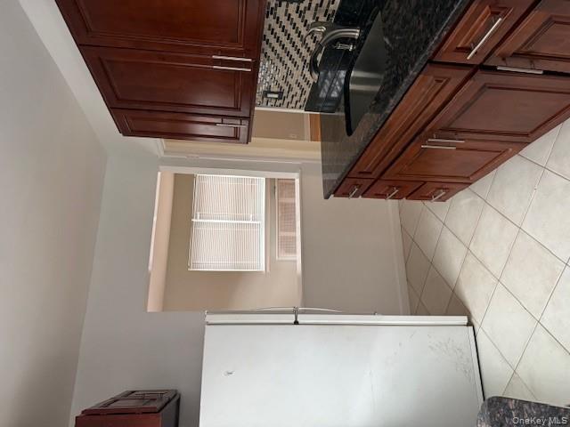 #5 photo, 75-07 260th Street, Glen Oaks , NY 11004