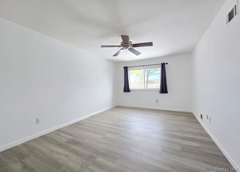 #9 photo, 277 Storm Drive, Holtsville , NY 11742