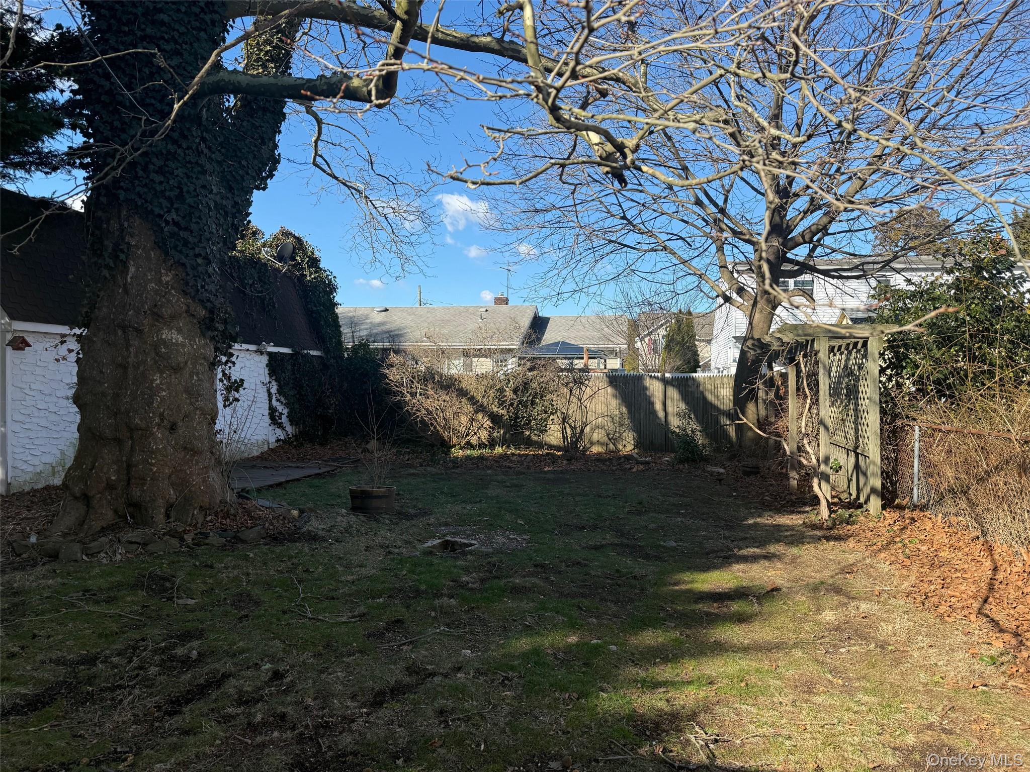 #4 photo, 143 East Avenue, Hicksville , NY 11801