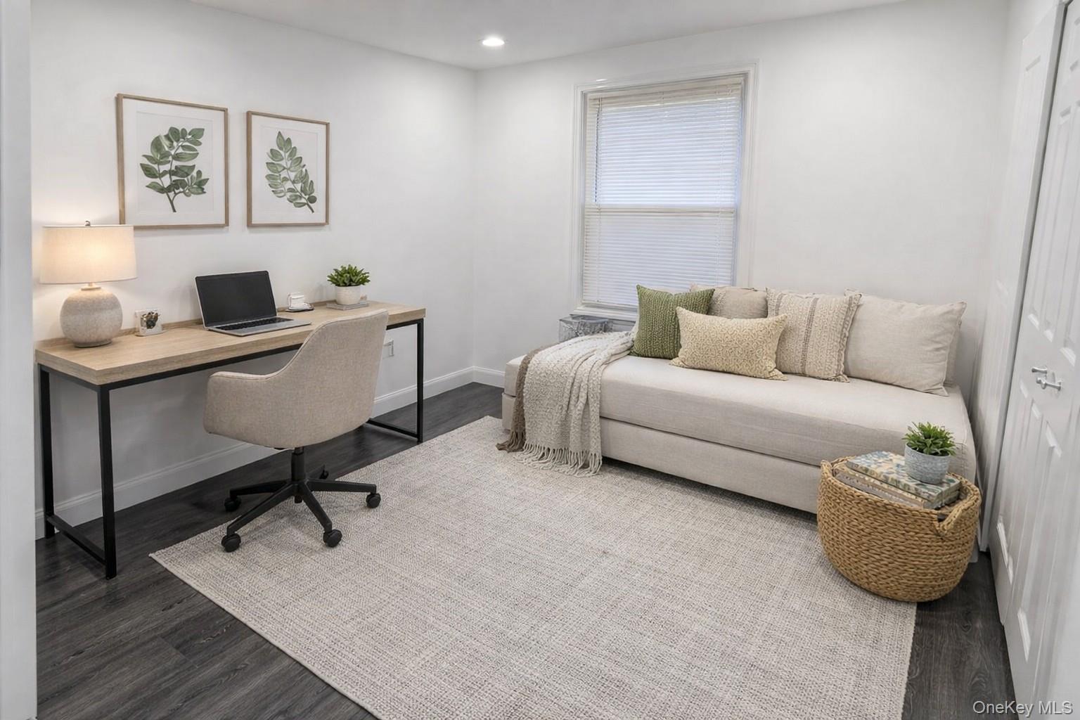 #5 photo, 135 Village Circle, Manorville , NY 11949