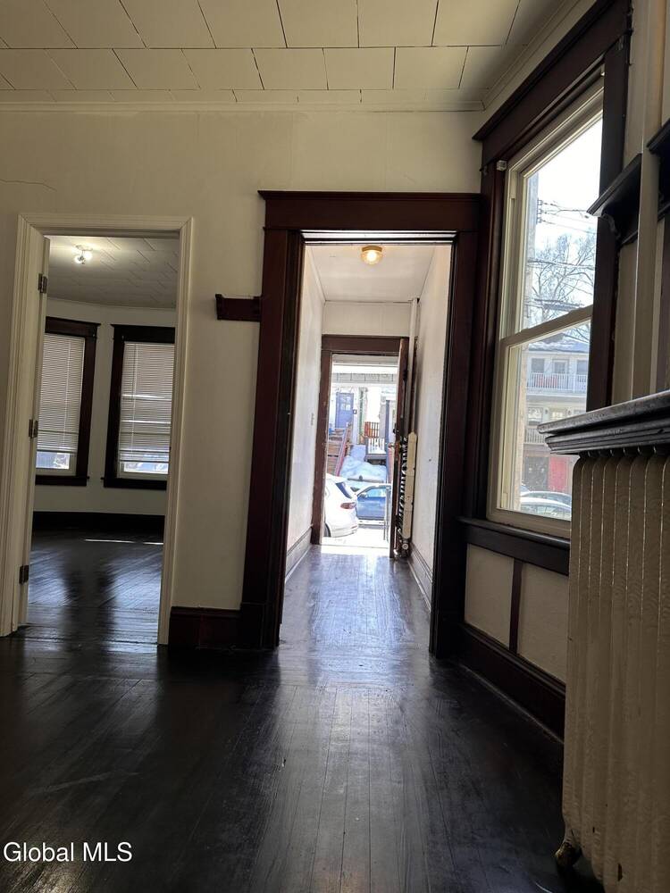 #7 photo, 637 Myrtle Avenue, Albany , NY 12208