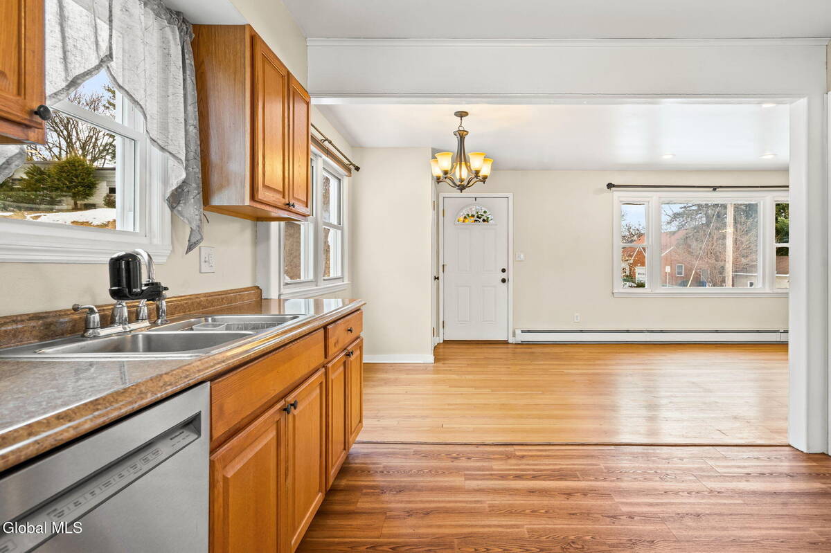 #21 photo, 165 S Pine Avenue, Albany , NY 12208