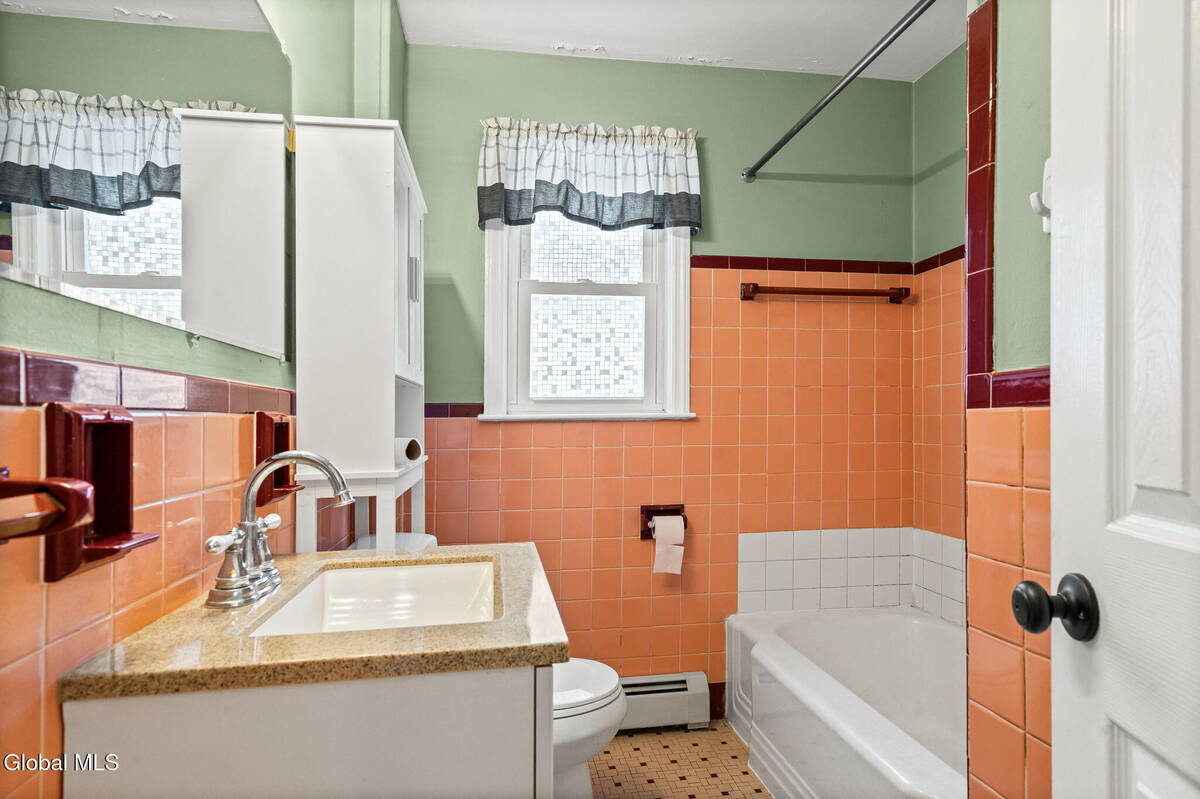 #8 photo, 165 S Pine Avenue, Albany , NY 12208