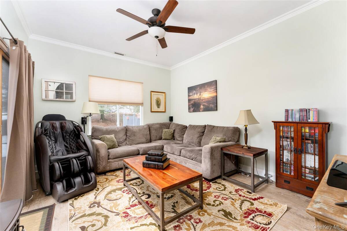 #10 photo, 654 Birchwood Park Drive, Middle Island , NY 11953