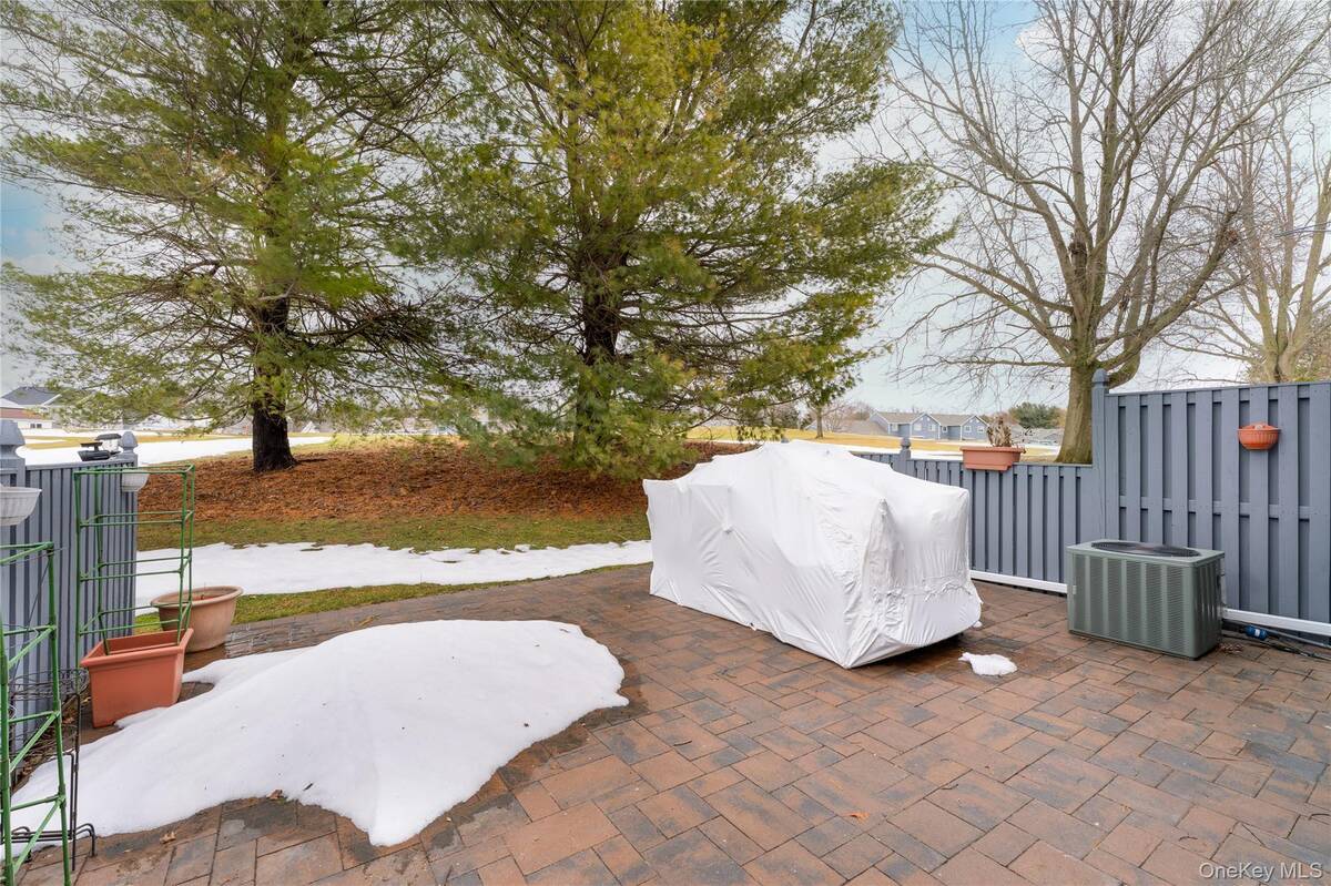 #19 photo, 654 Birchwood Park Drive, Middle Island , NY 11953