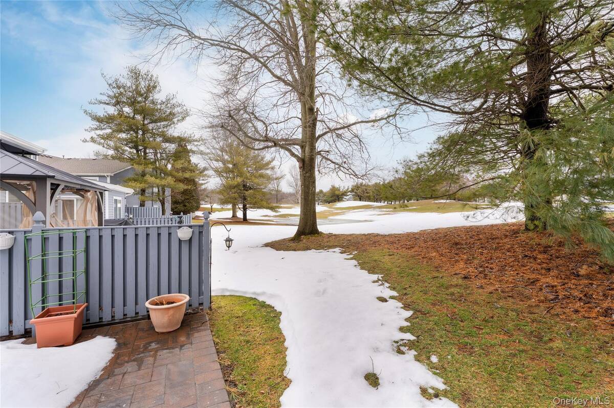 #21 photo, 654 Birchwood Park Drive, Middle Island , NY 11953