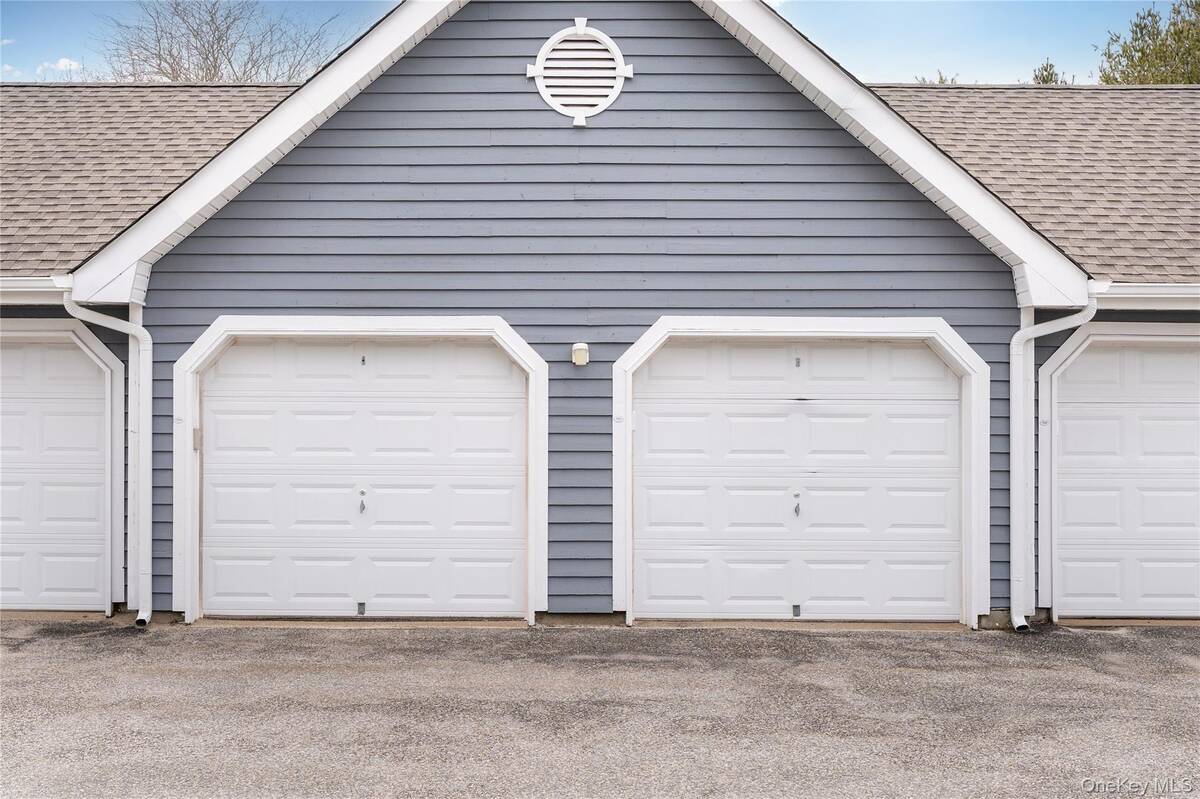 #25 photo, 654 Birchwood Park Drive, Middle Island , NY 11953