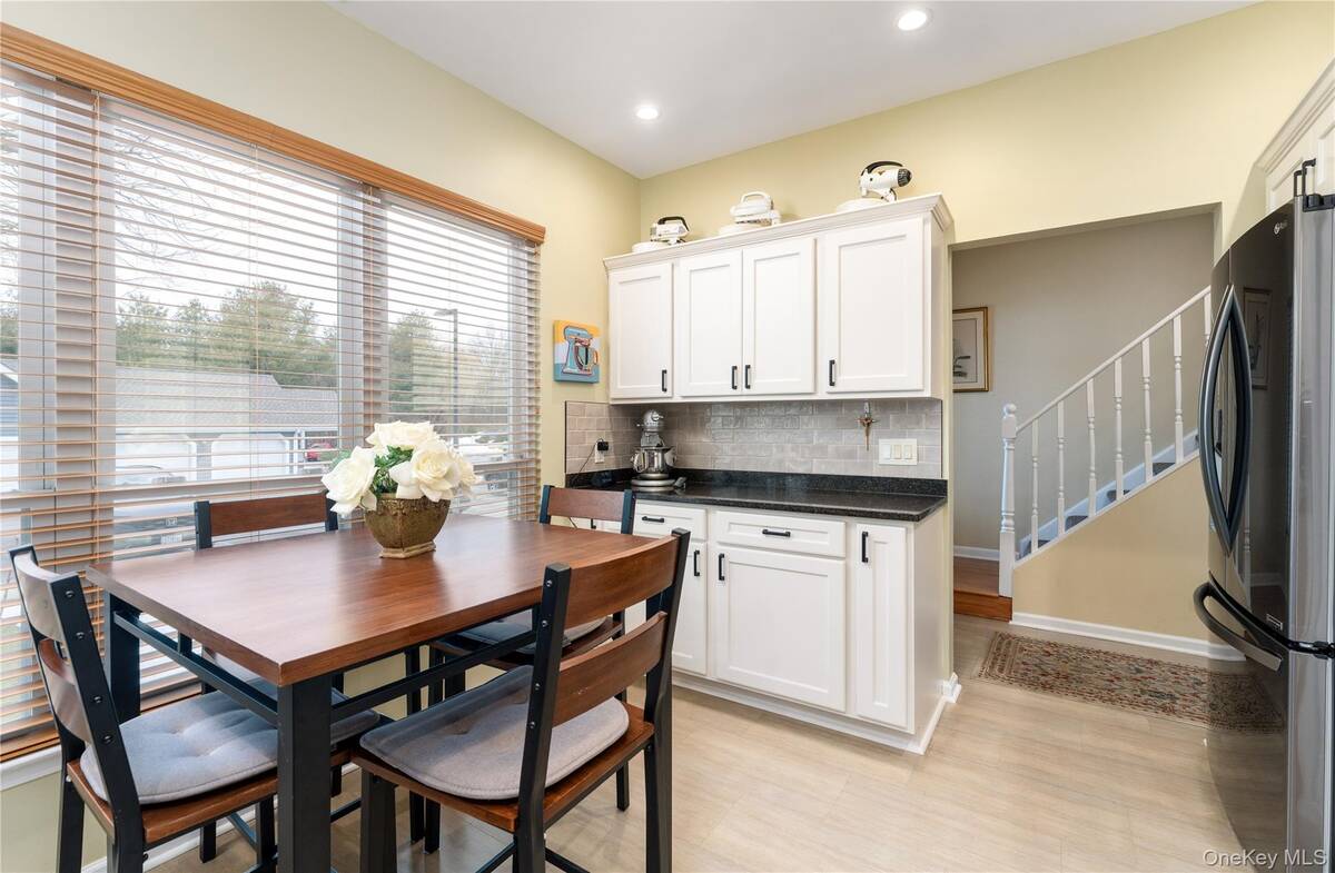 #5 photo, 654 Birchwood Park Drive, Middle Island , NY 11953