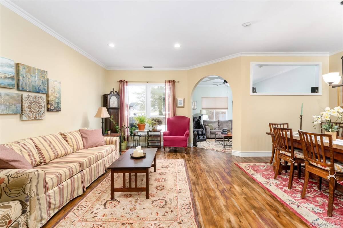 #9 photo, 654 Birchwood Park Drive, Middle Island , NY 11953