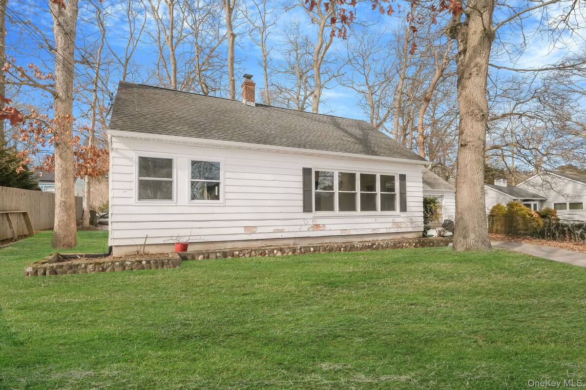 #1 photo, 22 Overbrook Street, 롱 아일랜드 Riverhead , NY 11901