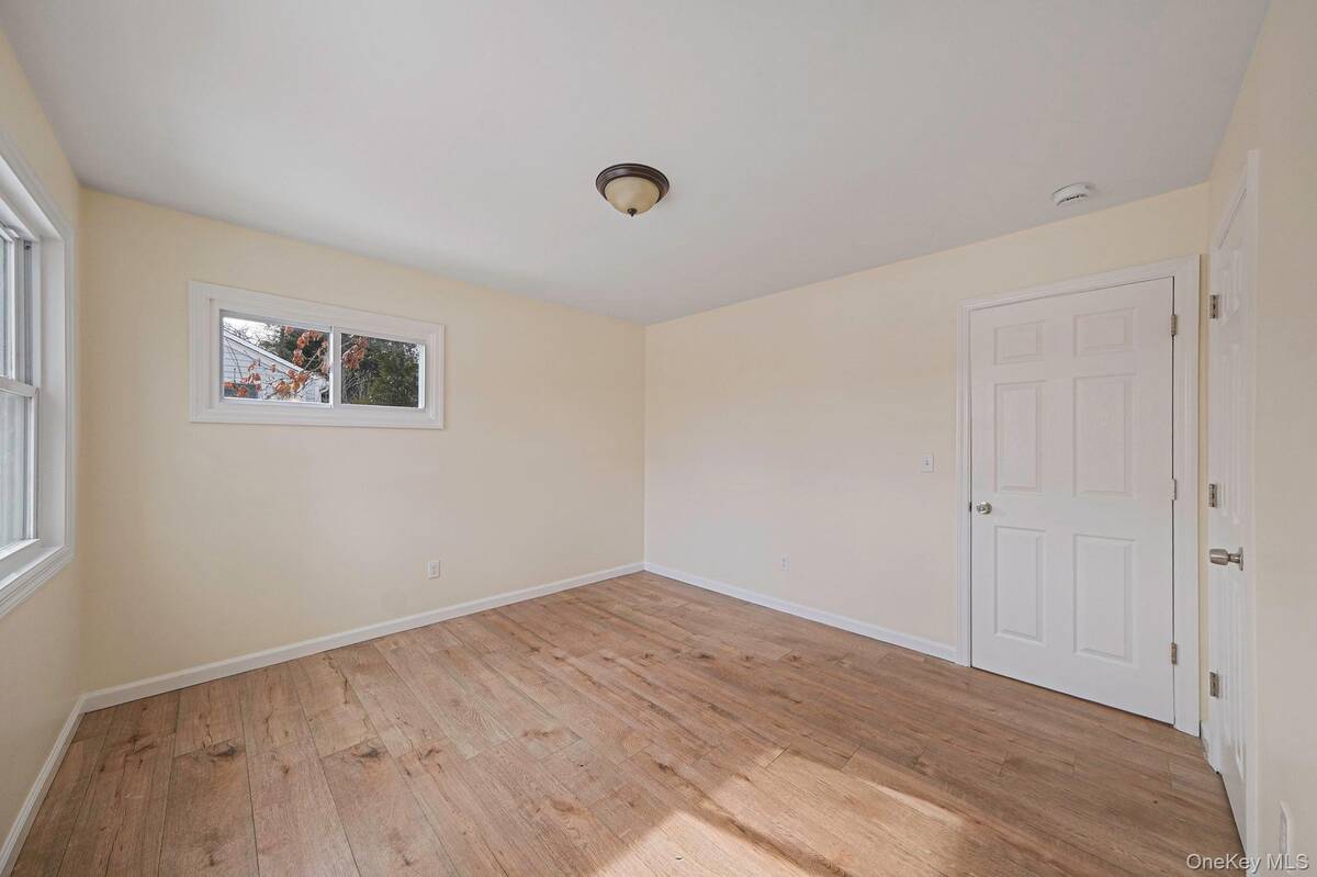 #19 photo, 22 Overbrook Street, 롱 아일랜드 Riverhead , NY 11901