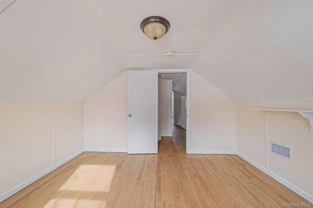 #25 photo, 22 Overbrook Street, 롱 아일랜드 Riverhead , NY 11901