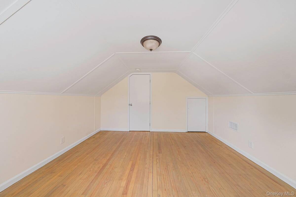 #29 photo, 22 Overbrook Street, 롱 아일랜드 Riverhead , NY 11901