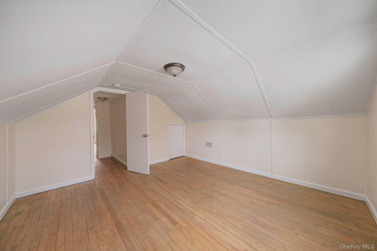 #30 photo, 22 Overbrook Street, 롱 아일랜드 Riverhead , NY 11901