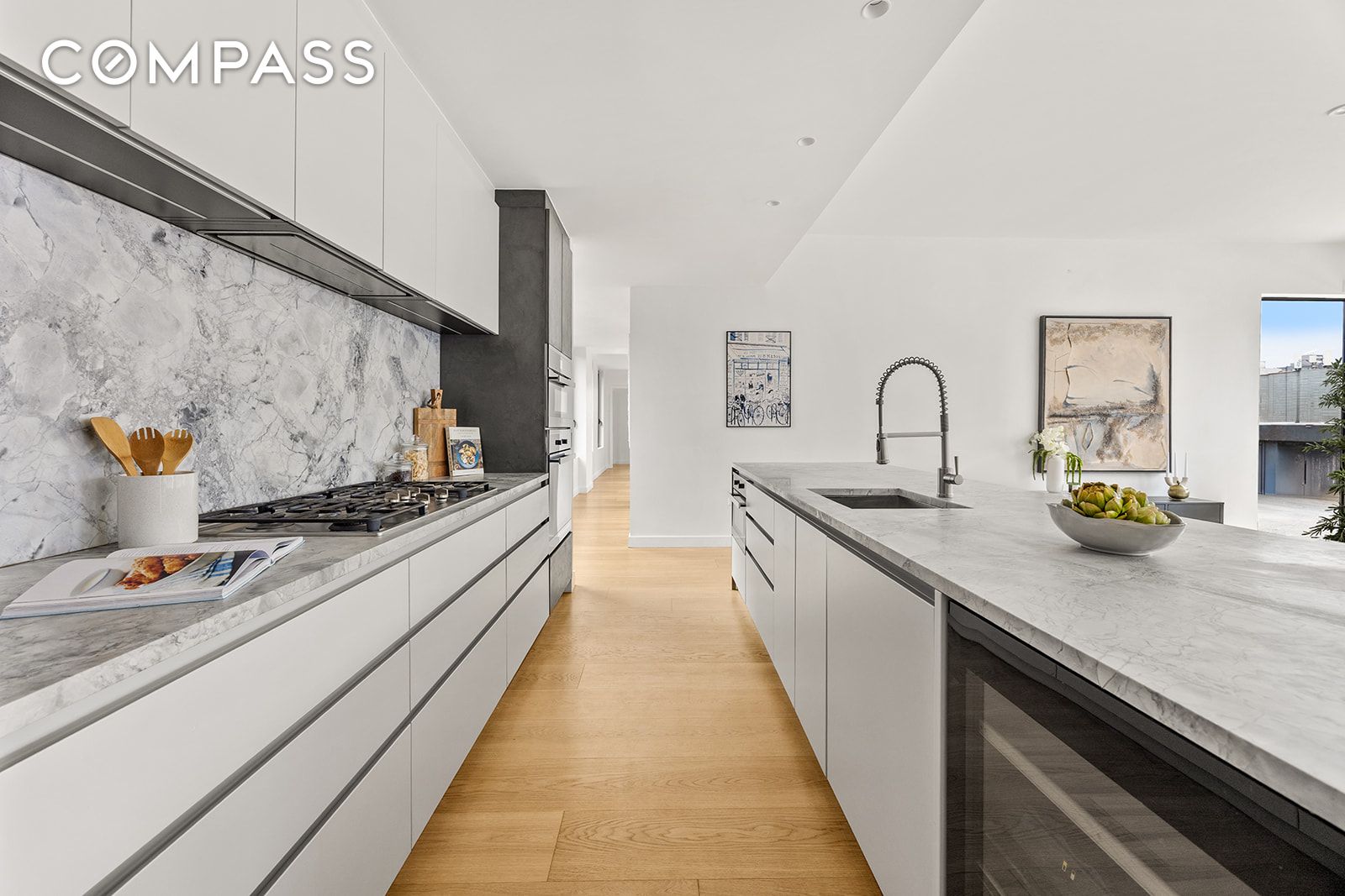 #10 photo, 45 E 7th Street, East Village , NY 10003