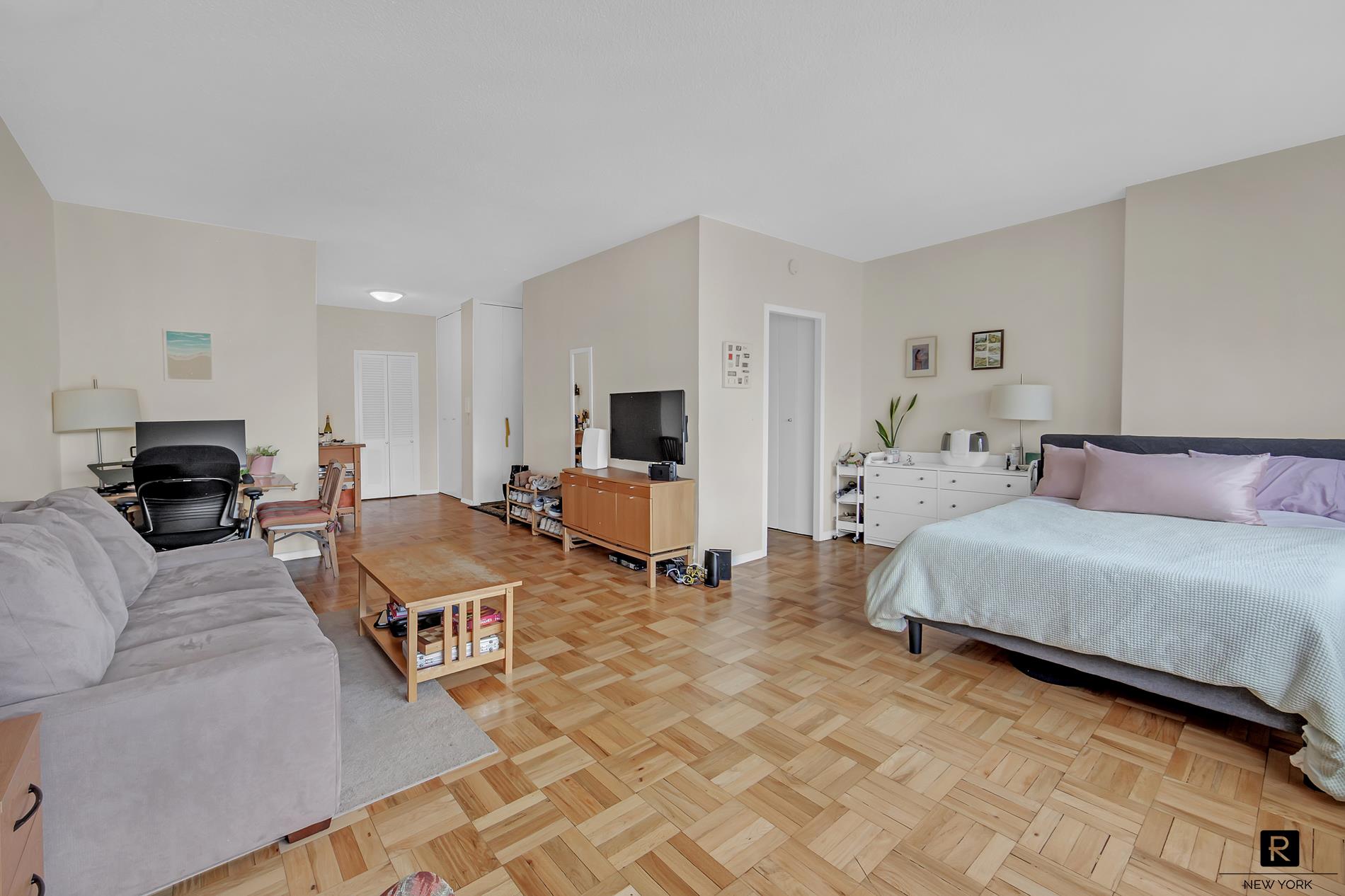 #3 photo, 60 E 8th Street, Greenwich Village , NY 10003