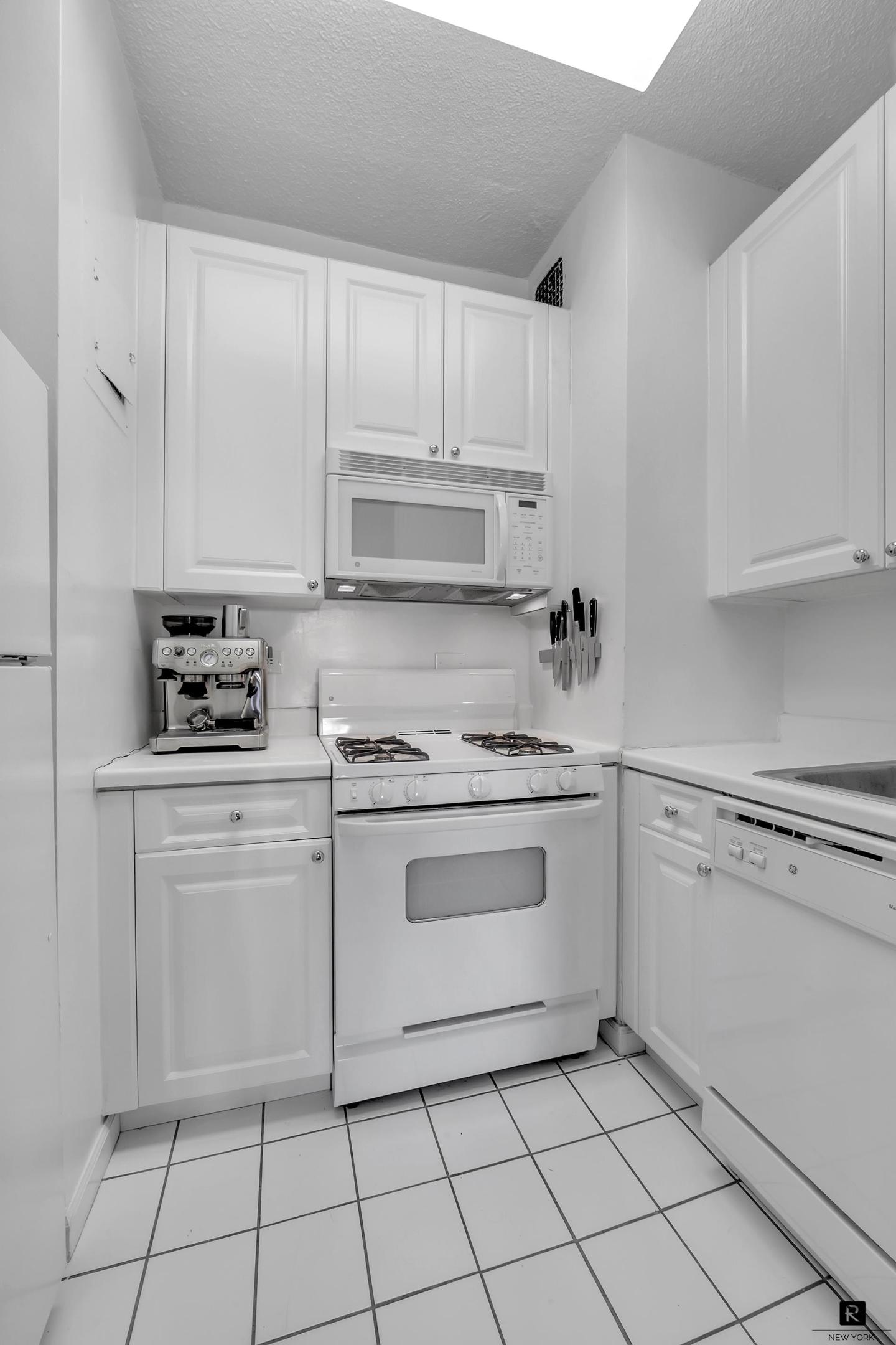 #8 photo, 60 E 8th Street, Greenwich Village , NY 10003