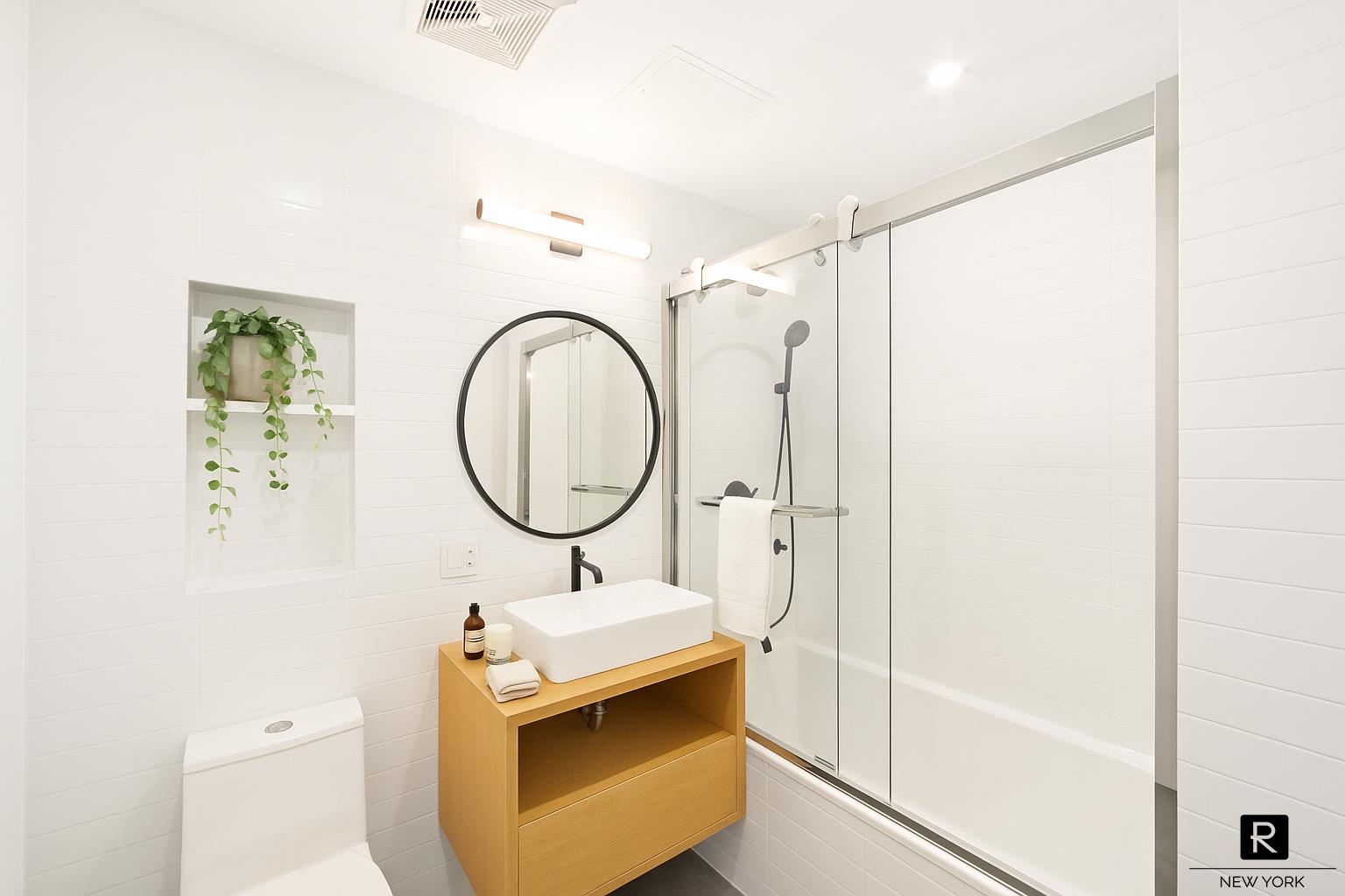 #10 photo, 340 Metropolitan Avenue, Williamsburg , NY 11211