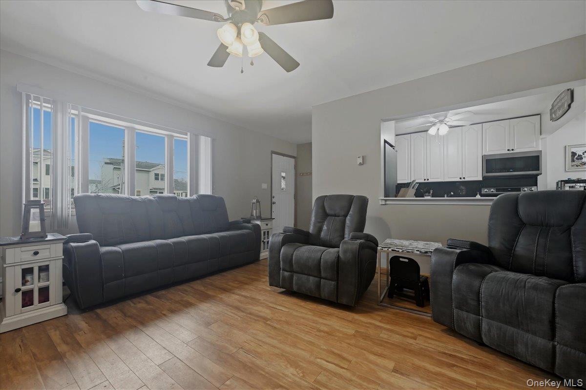 #13 photo, 38 Bacon Lane, Babylon , NY 11702